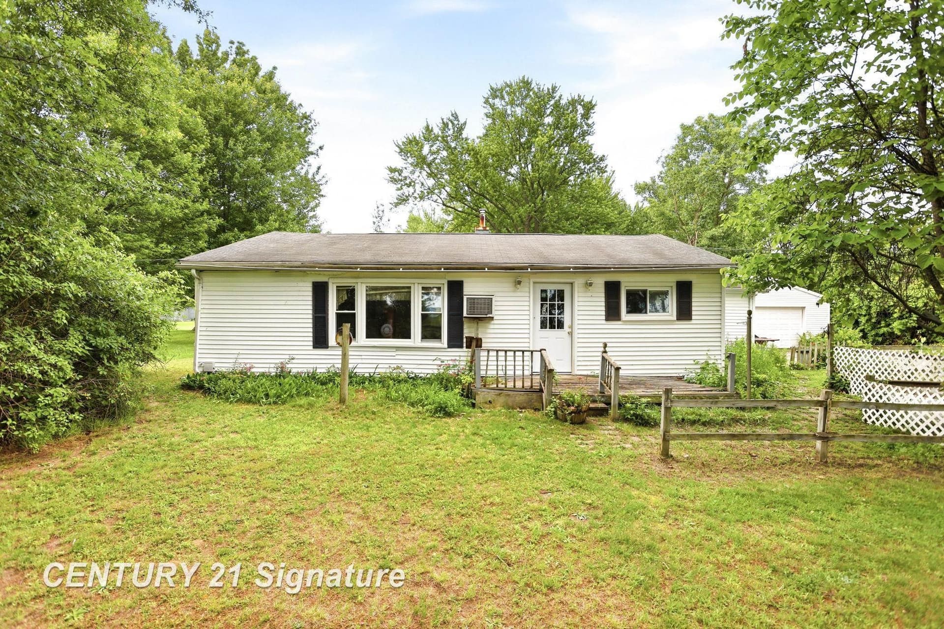 12097 Swan Creek Road, Saginaw, MI 48609