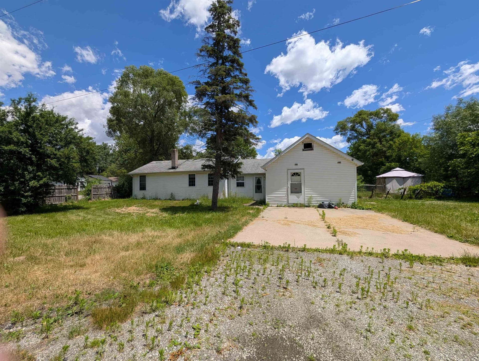 2286 California Avenue, Saginaw, MI 48601