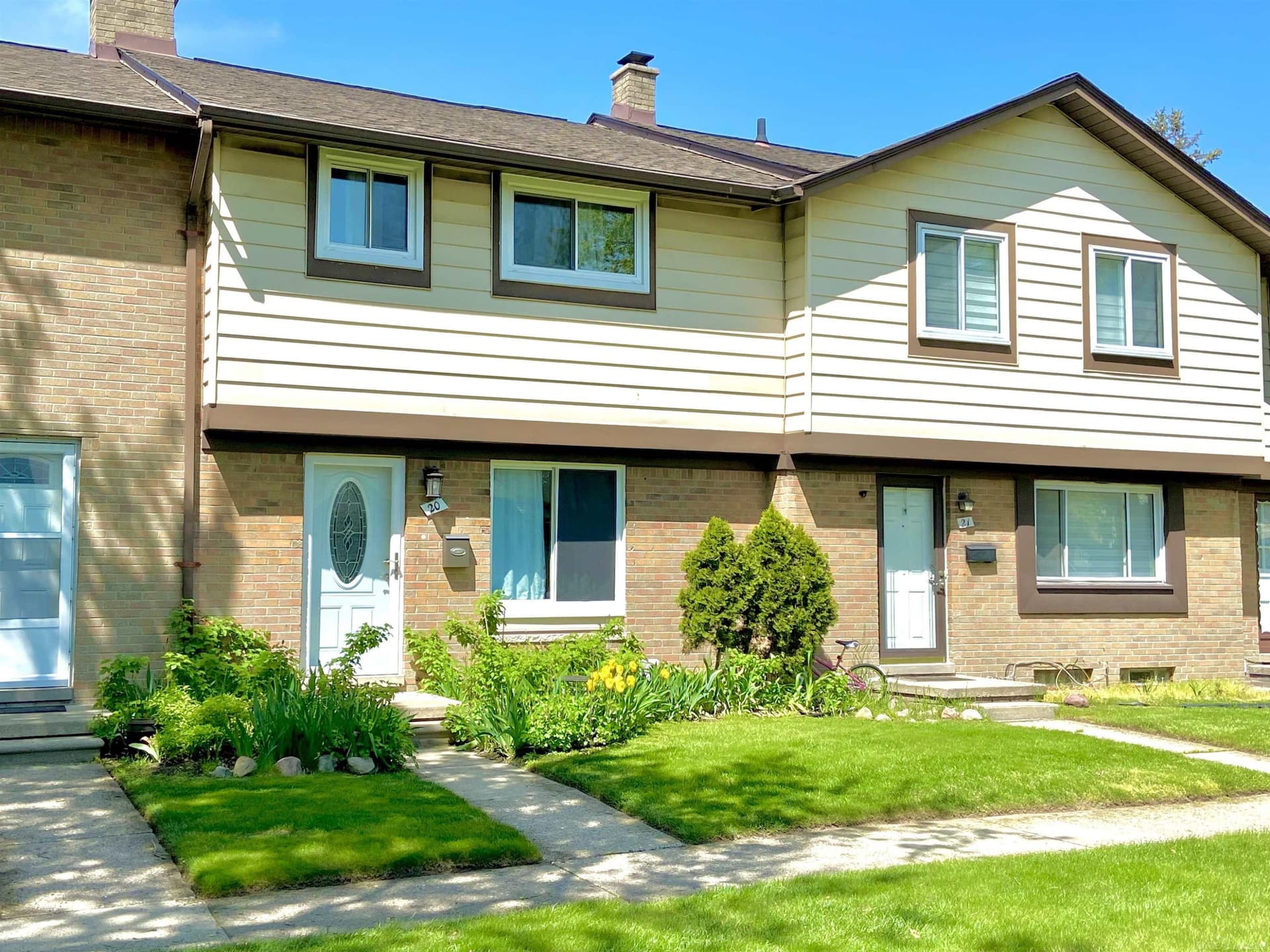 8401 Eighteen Mile Road, # 20, Sterling Heights, MI 48313