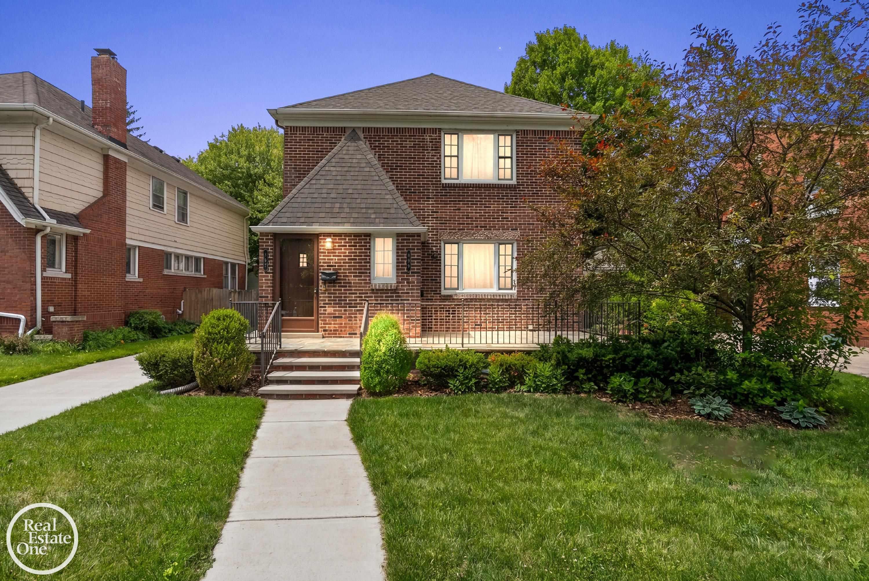 897 Rivard Boulevard, Grosse Pointe, MI 48230