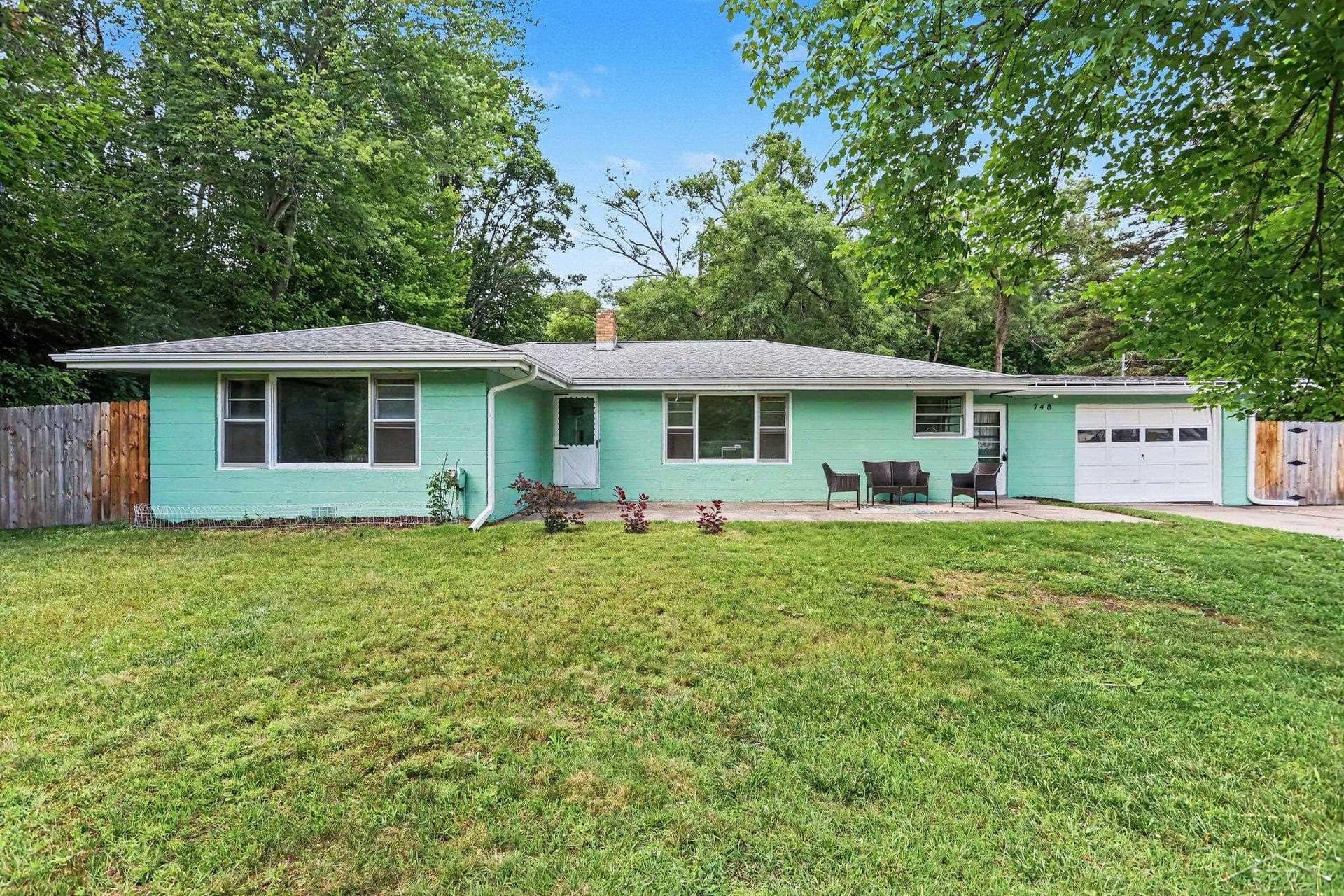 748 W Irish Street, Sanford, MI 48657