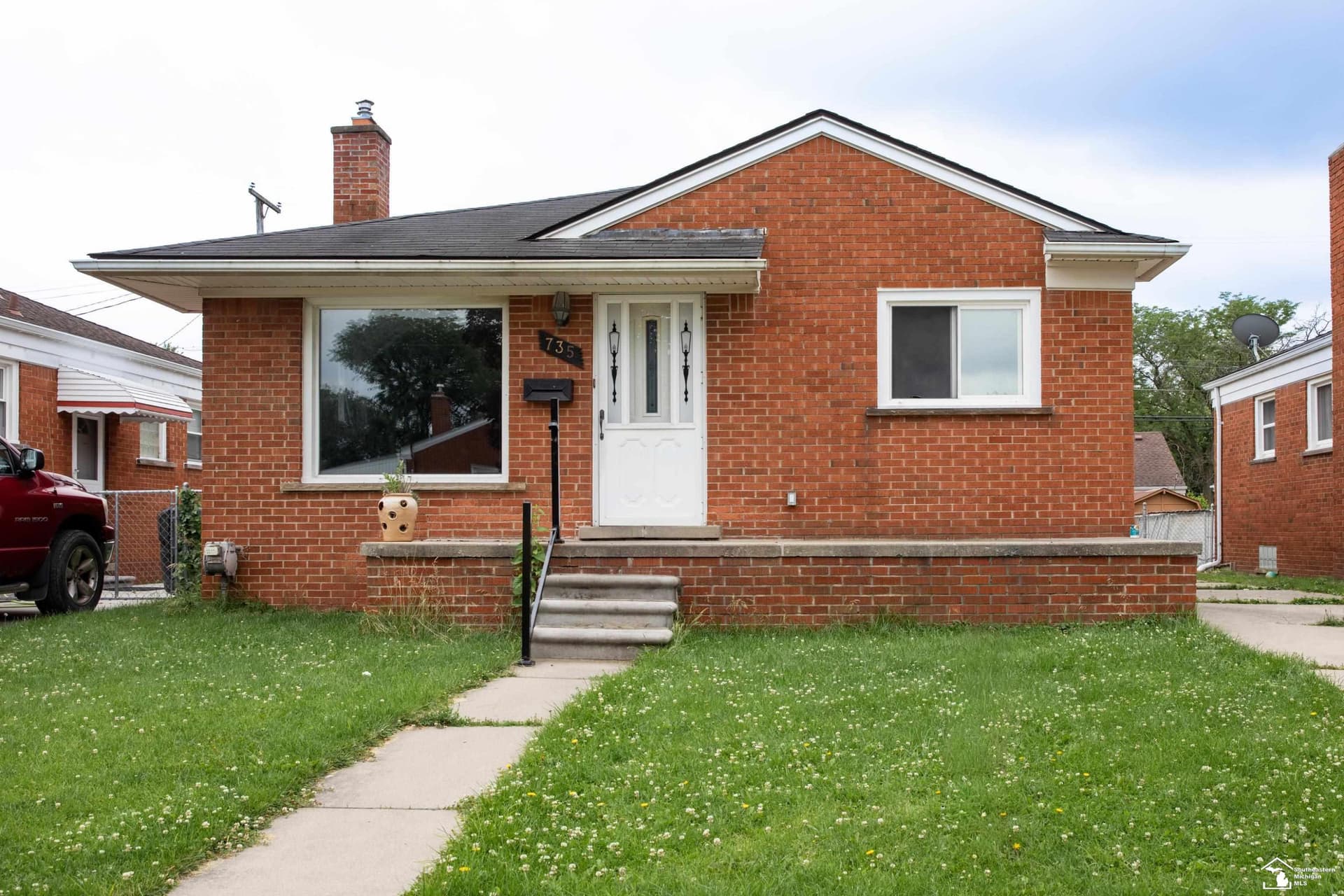 735 Detroit Avenue, Lincoln Park, MI 48146