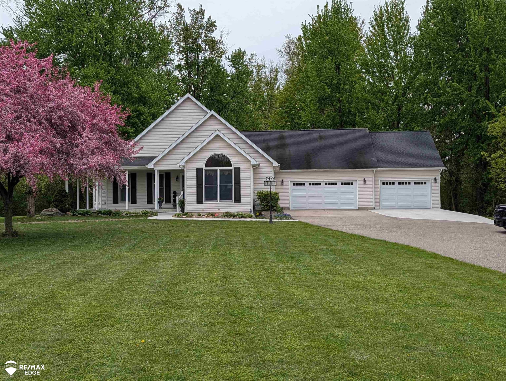 1245 W Vienna Road, Clio, MI 48420
