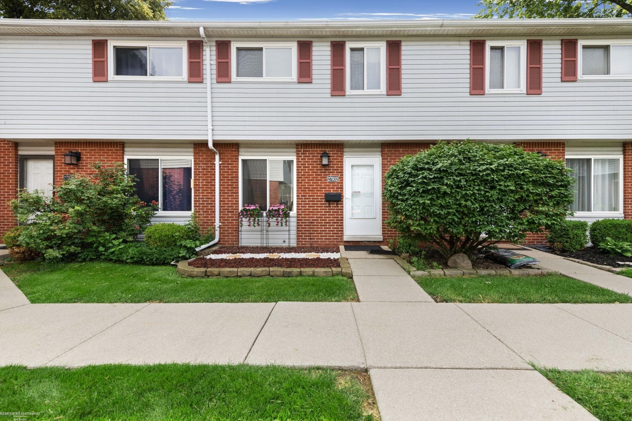 27932 Eastwick Square Road, Roseville, MI 48066