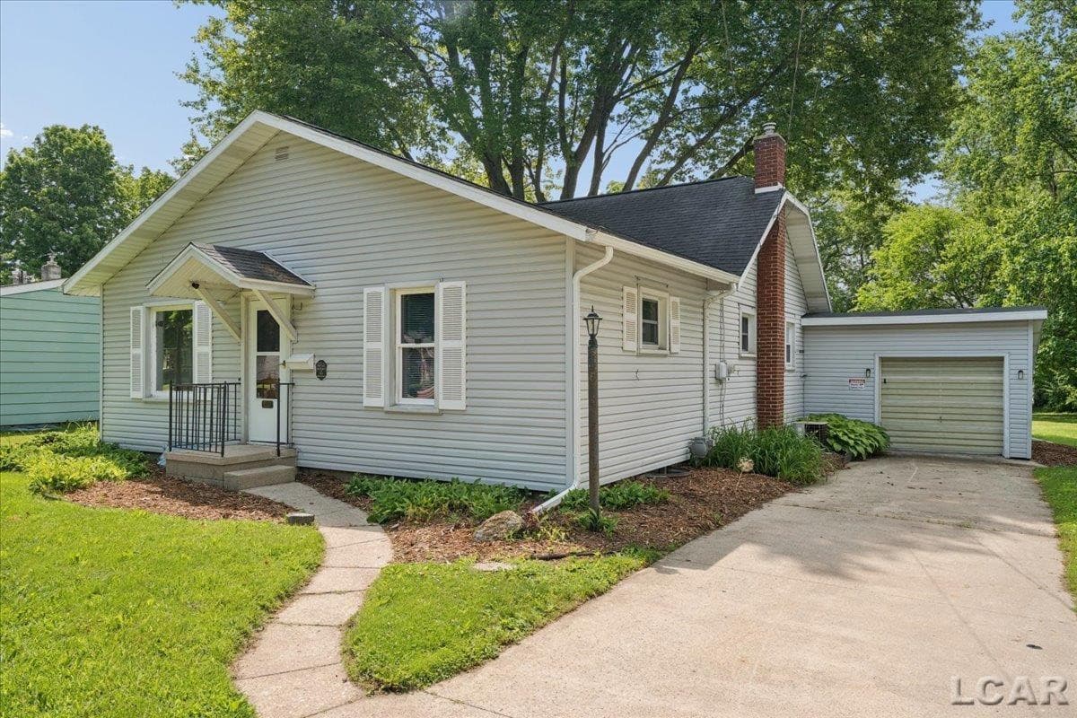 1237 Vine Street, Adrian, MI 49221