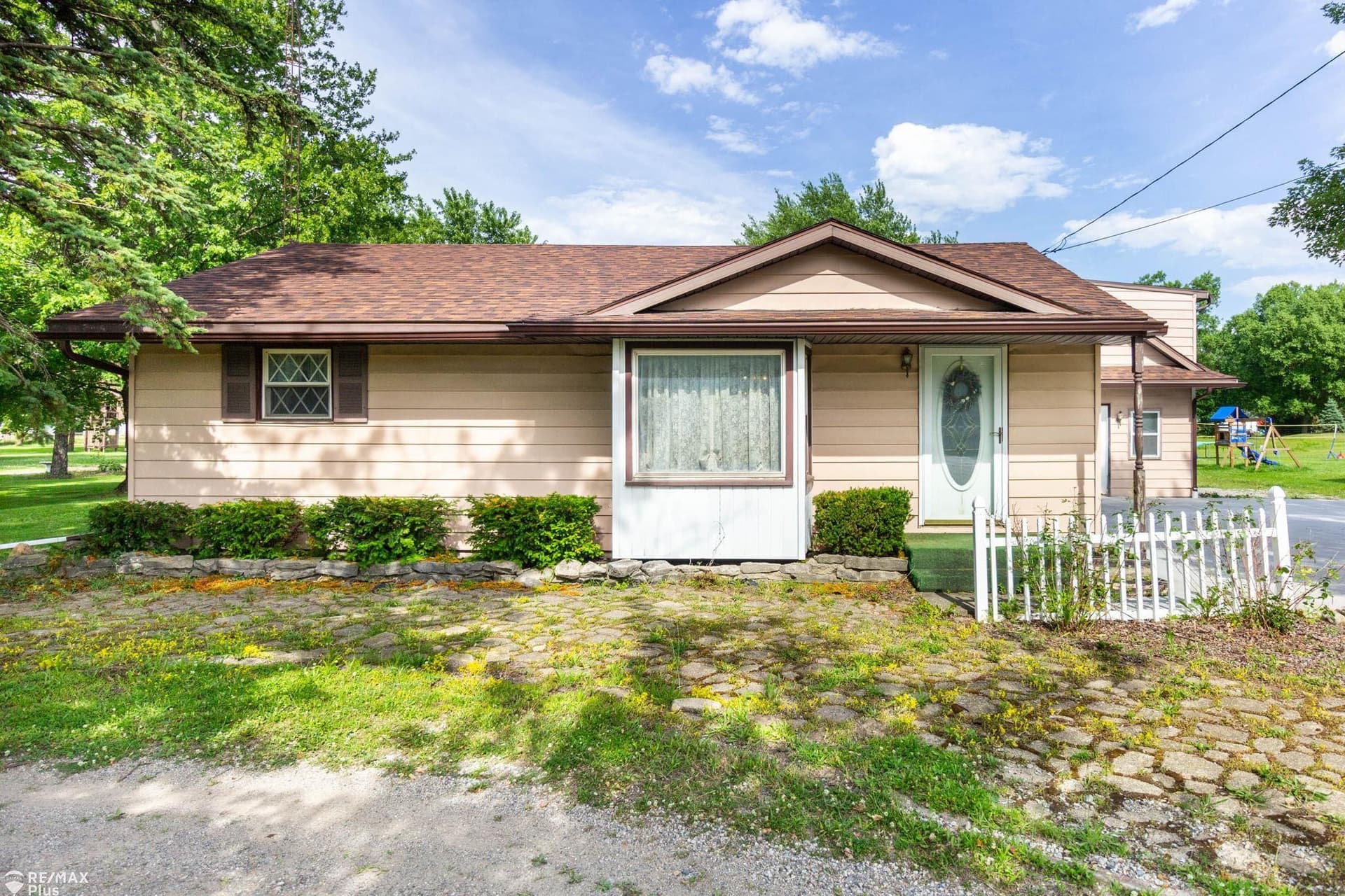 3350 N Belsay Road, Flint, MI 48506