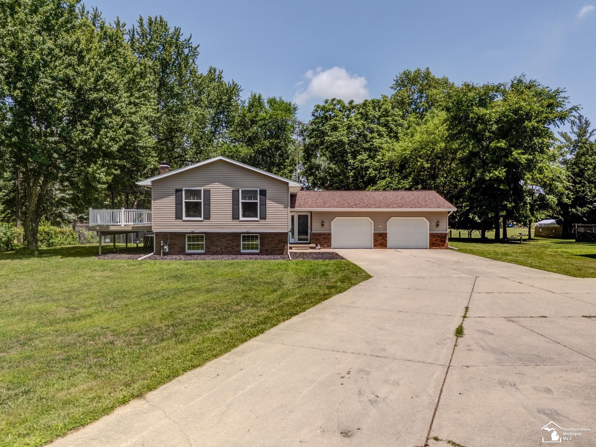 8870 Dixon Road, Monroe, MI 48161