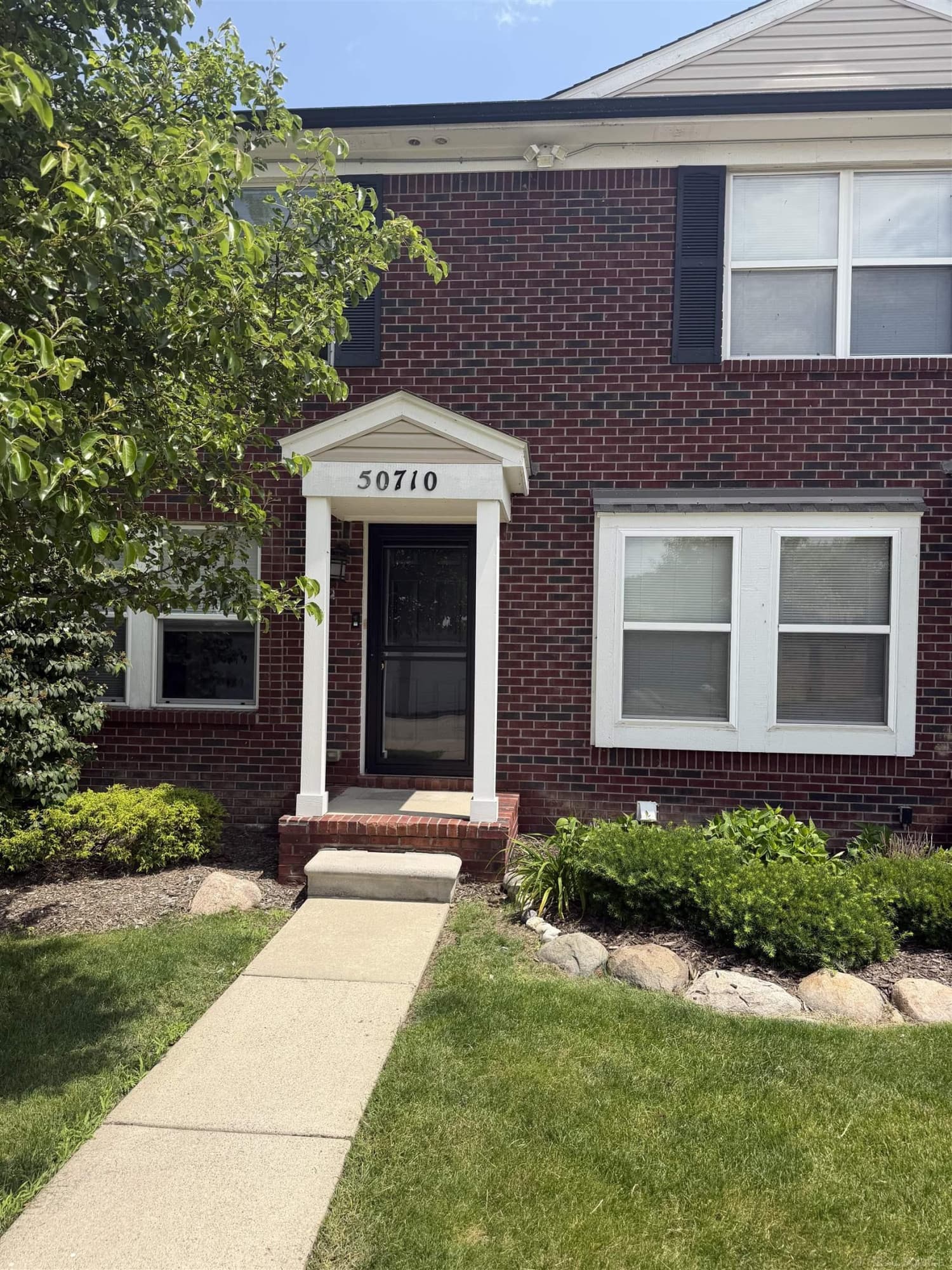 50710 Woodbury Drive, New Baltimore, MI 48047