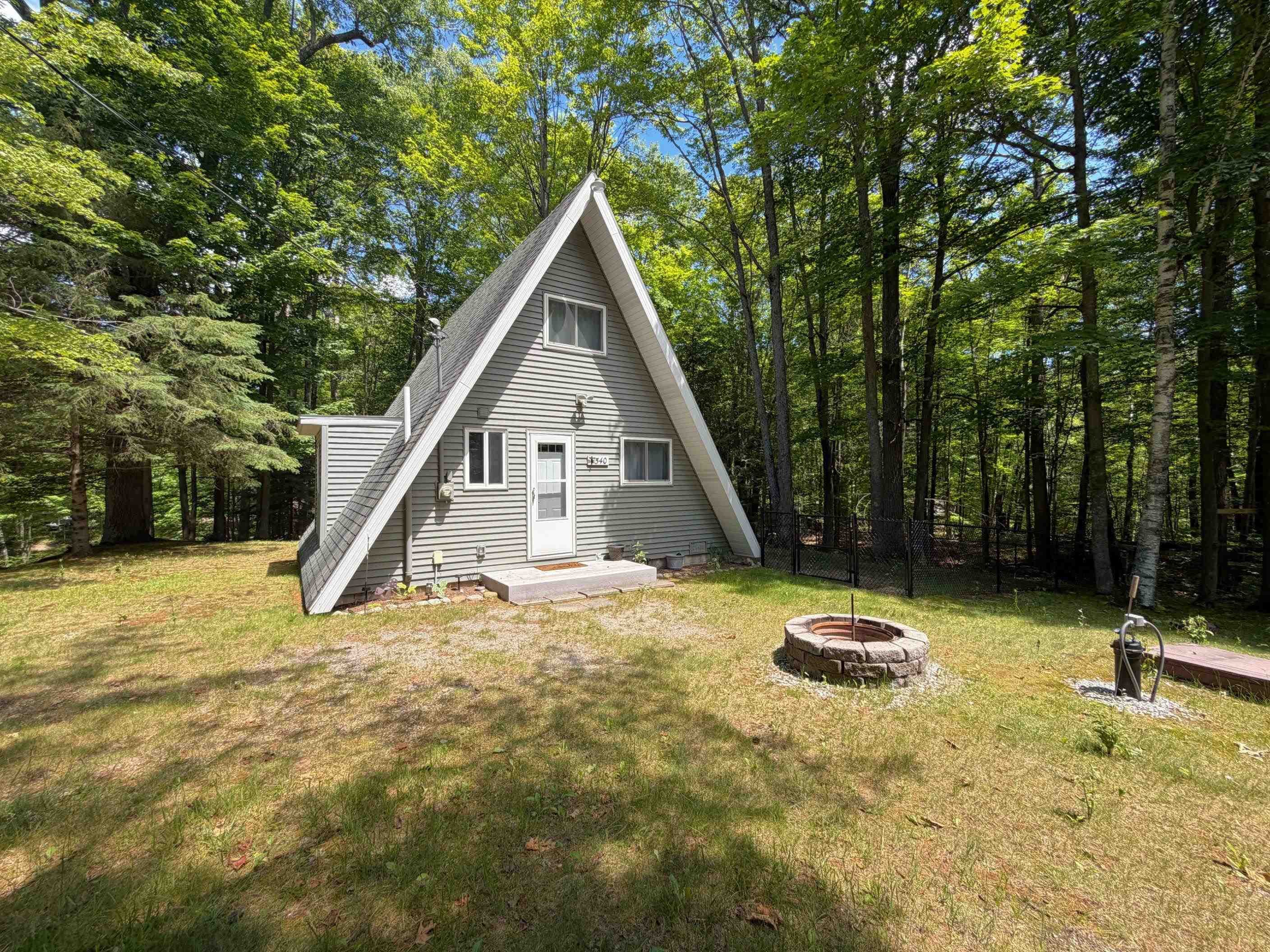 540 Hilltop Drive, Rose City, MI 48654