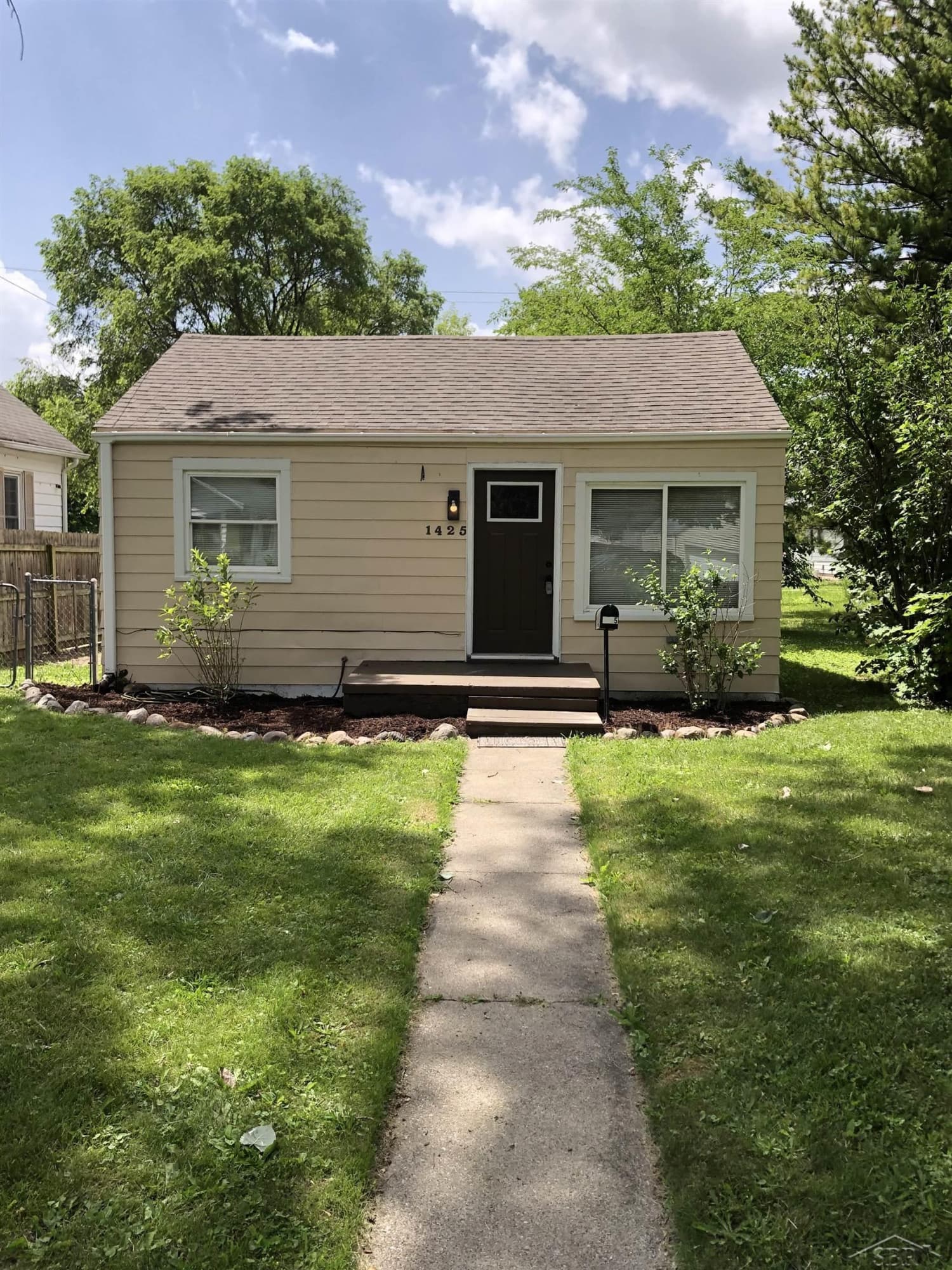 1425 Cypress Street, Saginaw, MI 48602