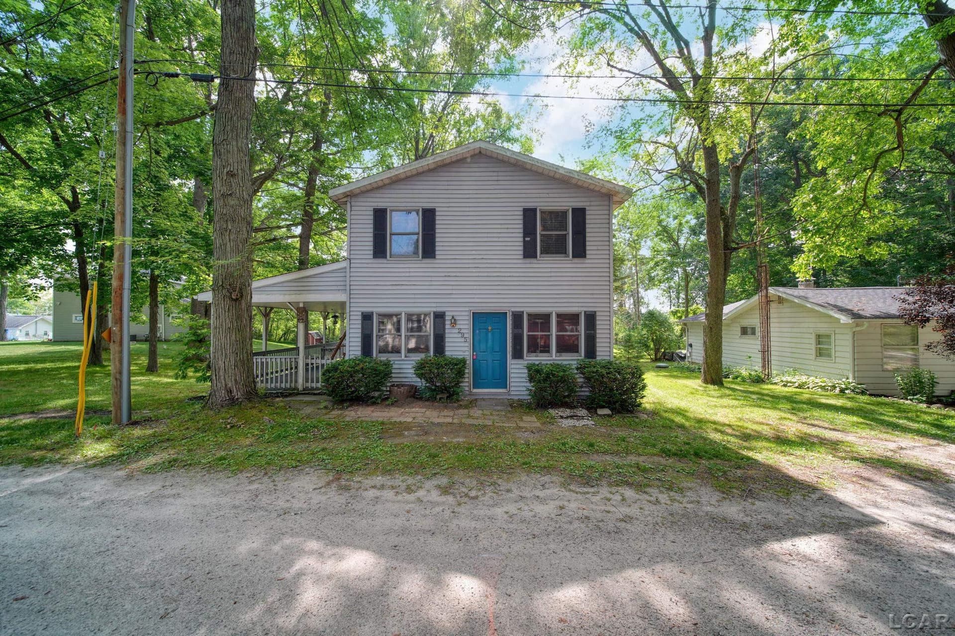 295 Ridgeway Drive, Brooklyn, MI 49230