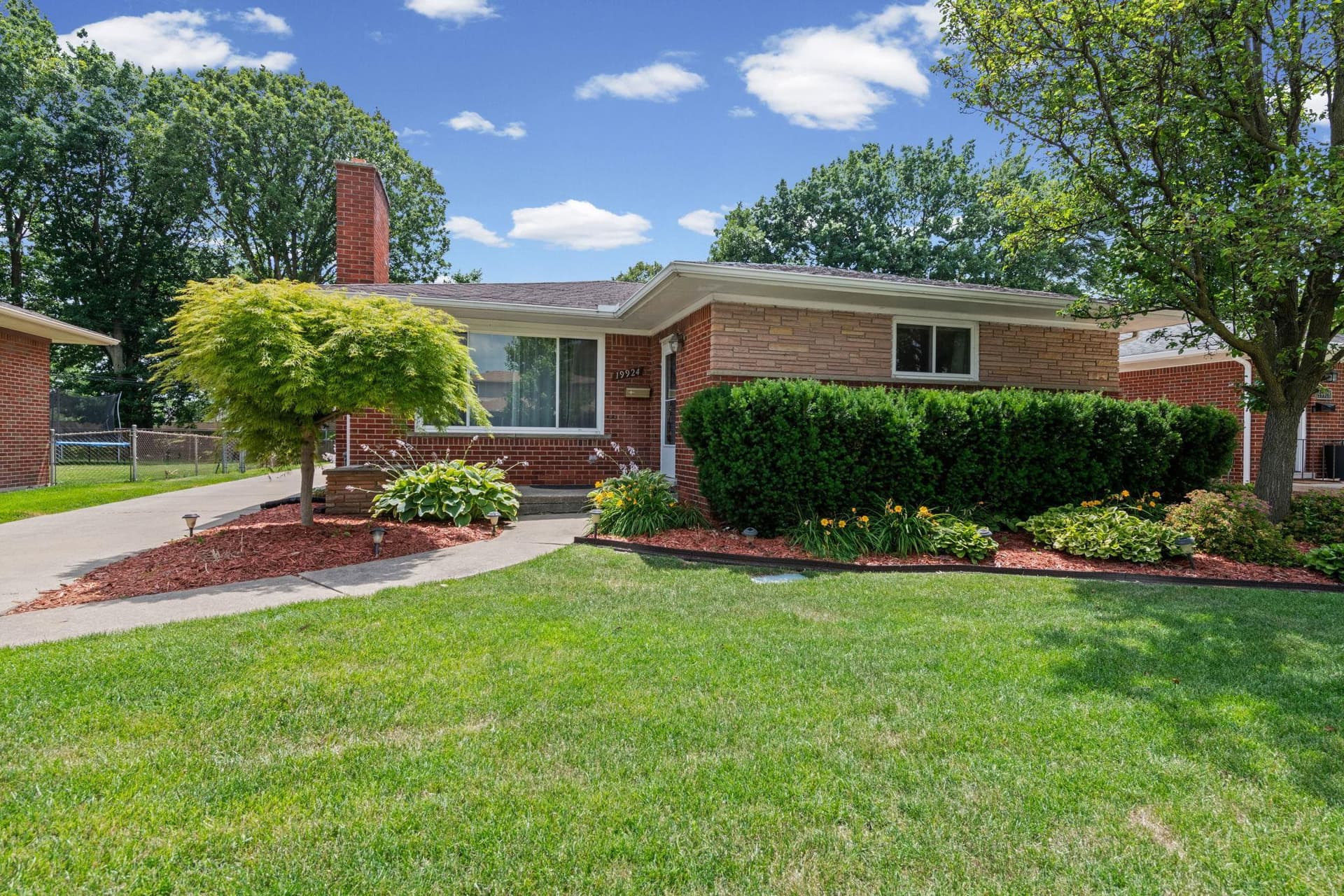 19924 Chalon Street, Saint Clair Shores, MI 48080