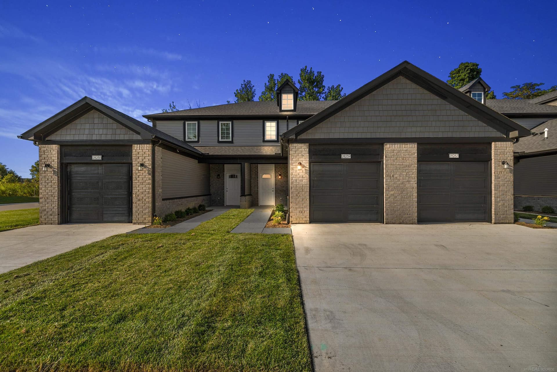 28259 Loews Drive, Bldg 8 Unit 2B, Chesterfield, MI