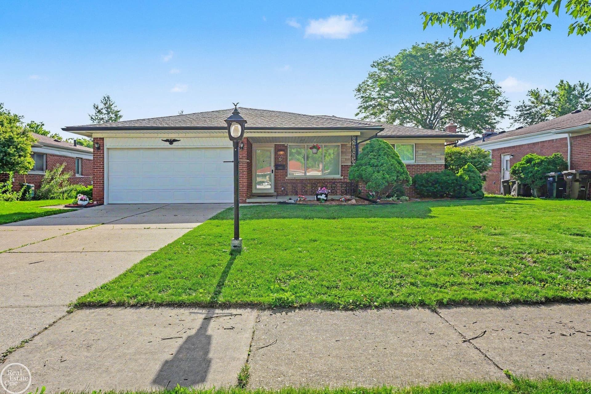 33316 Mina Drive, Sterling Heights, MI 48312
