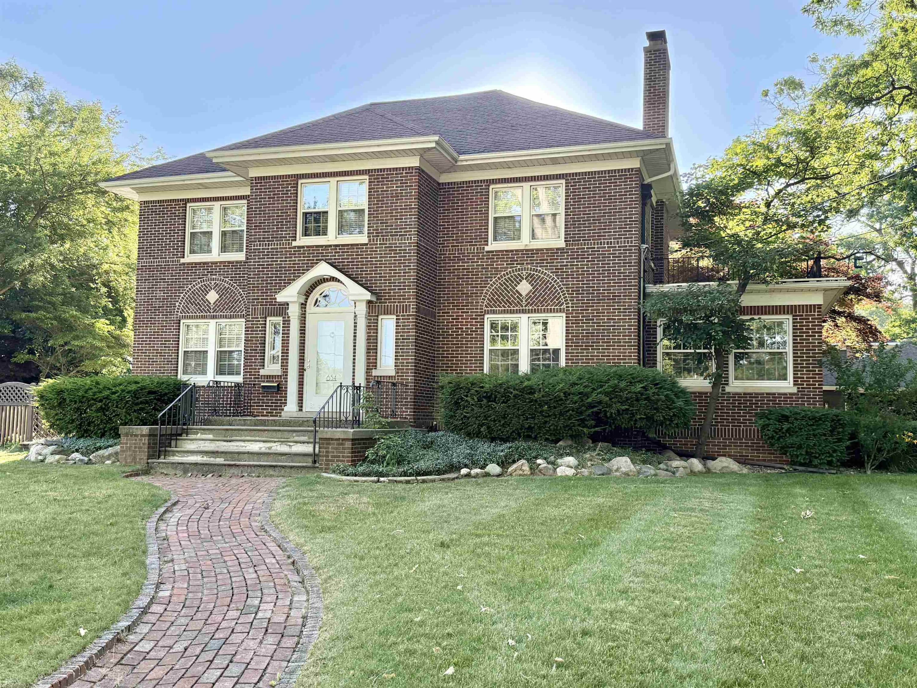 654 First Street, Owosso, MI 48867