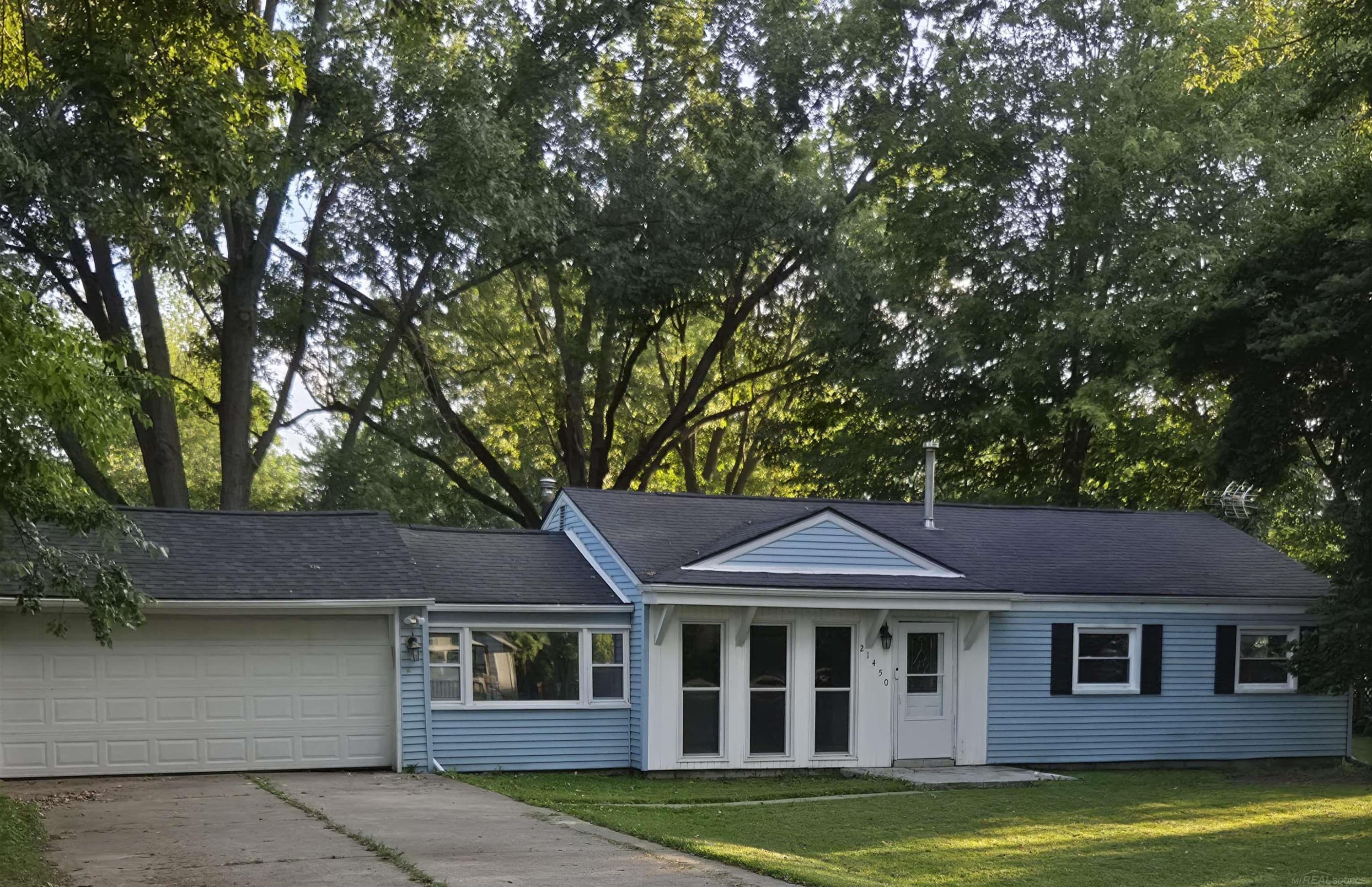 21450 Ulrich Street, Clinton Twp, MI 48036