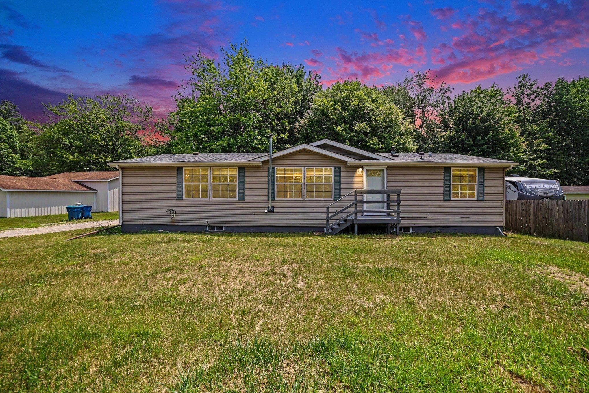 1717 W Townline 16 Road, Pinconning, MI 48650