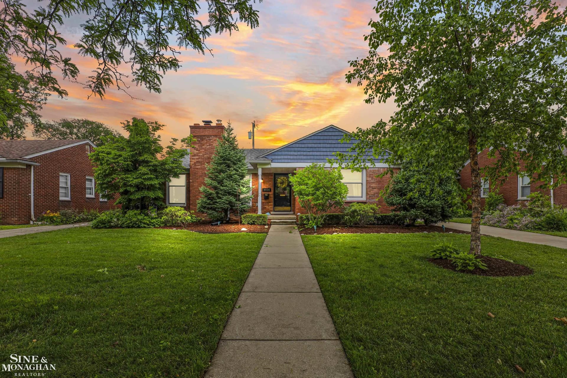 1024 Somerset Avenue, Grosse Pointe Park, MI 48230