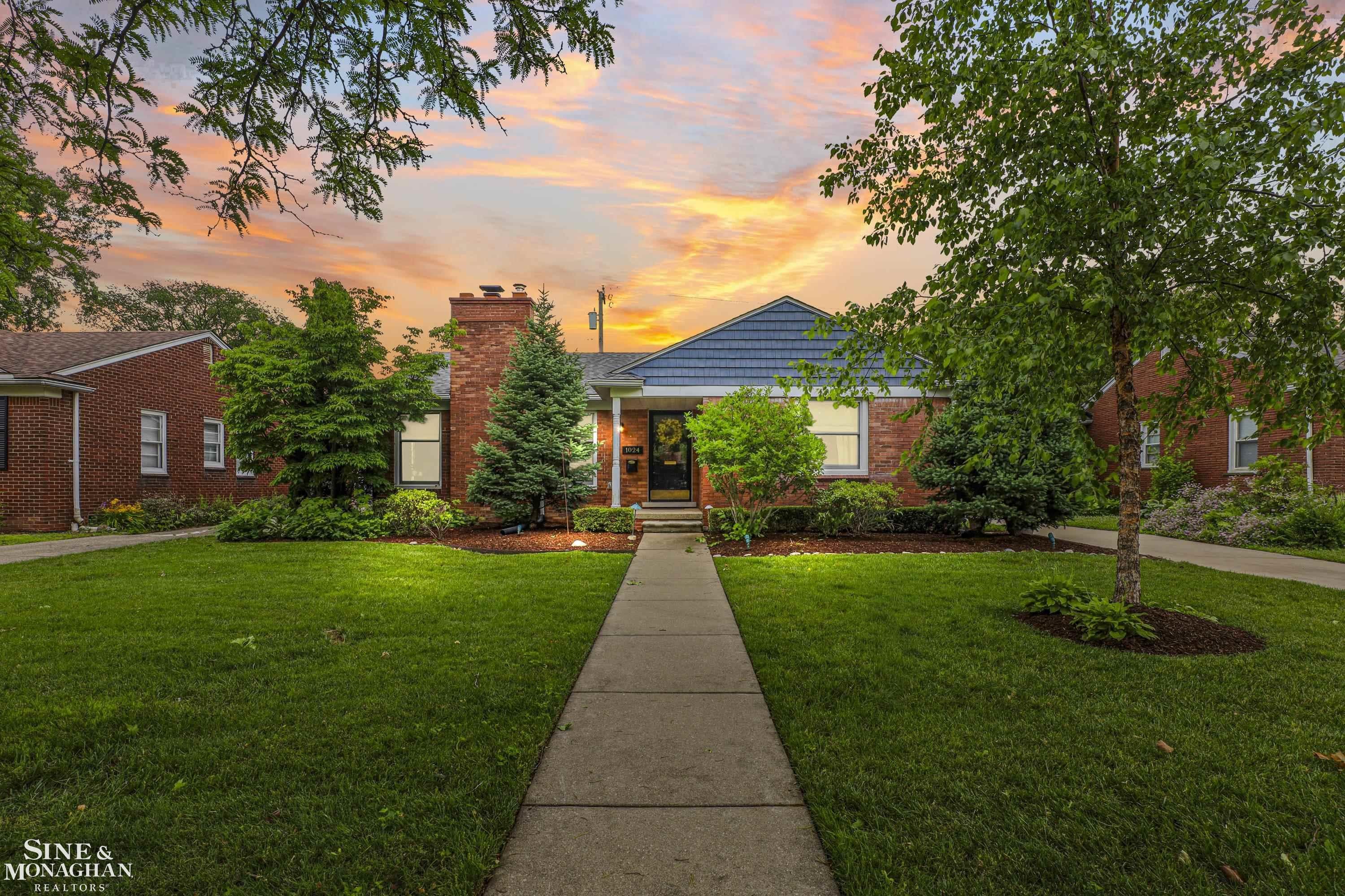 1024 Somerset Avenue, Grosse Pointe Park, MI 48230