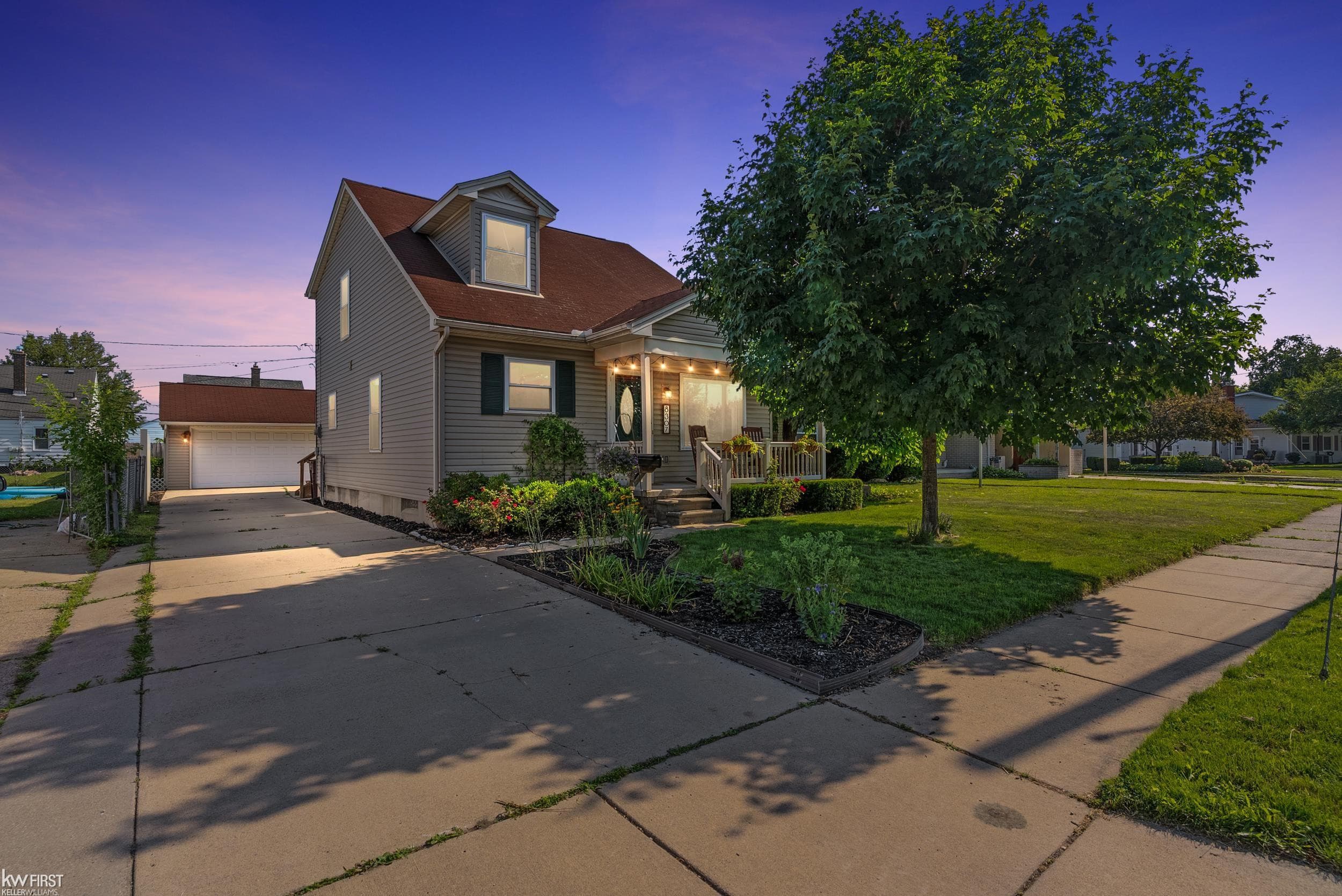 8307 Edward Avenue, Center Line, MI 48015
