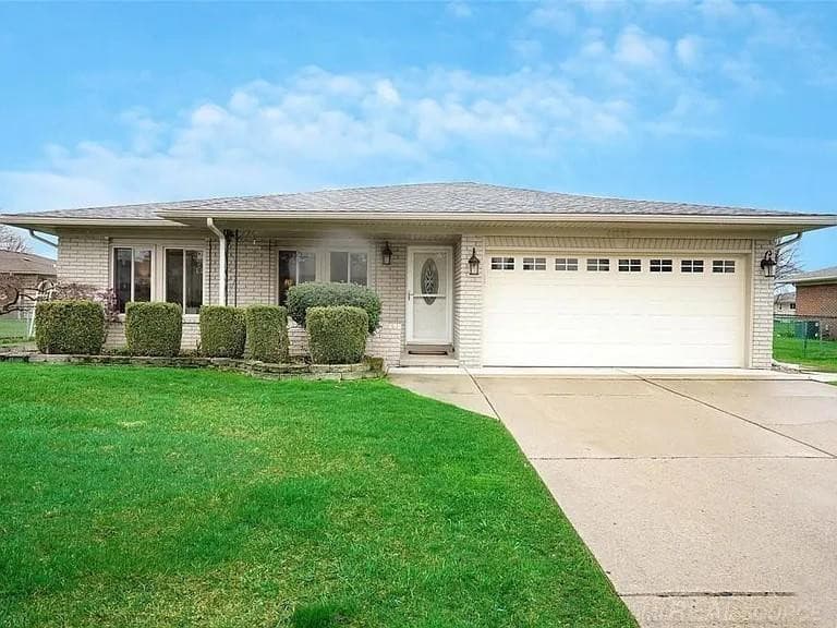 41223 Sesame Drive, Sterling Heights, MI 48314