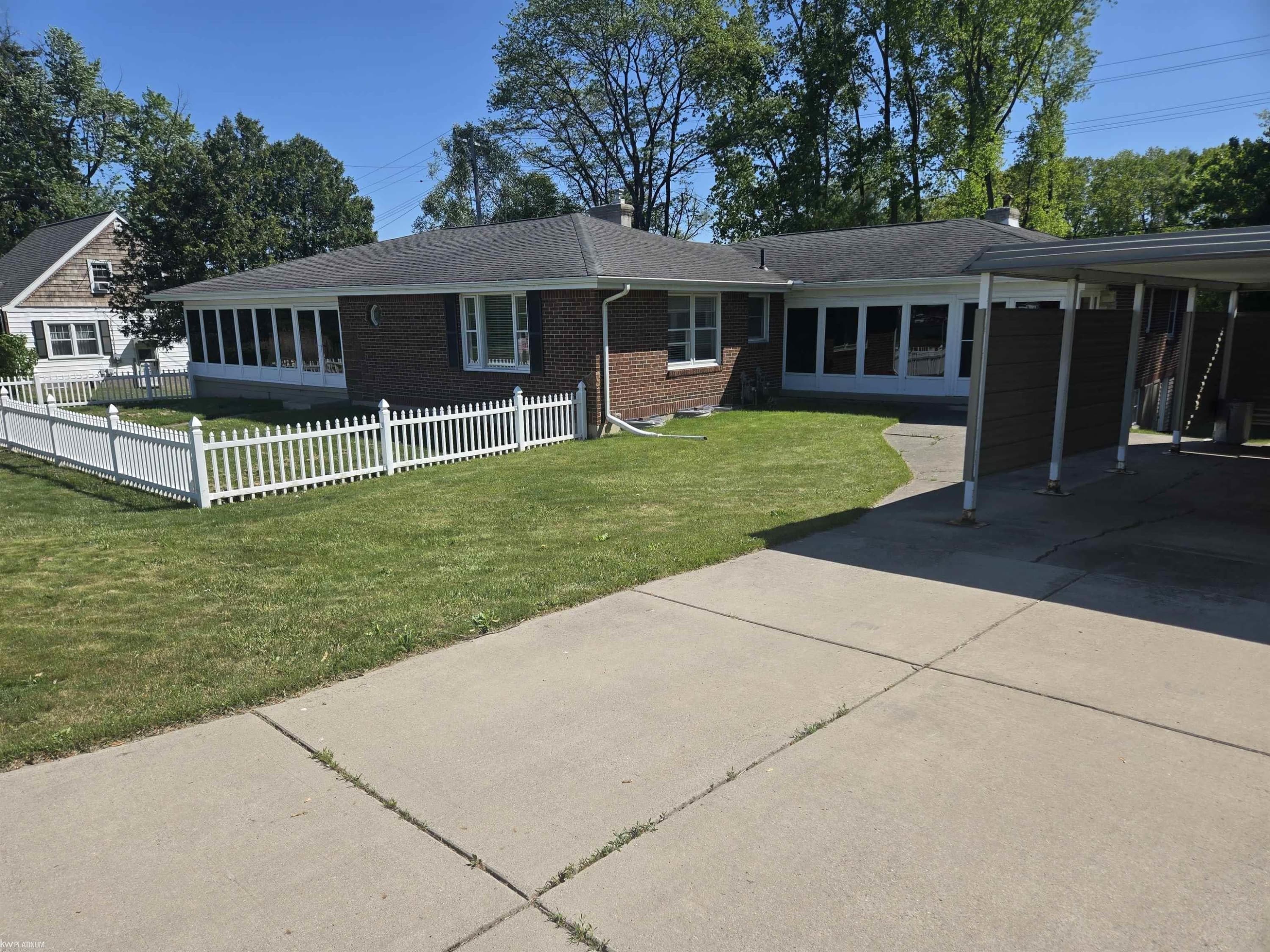 2335 Water Street, Port Huron, MI 48060