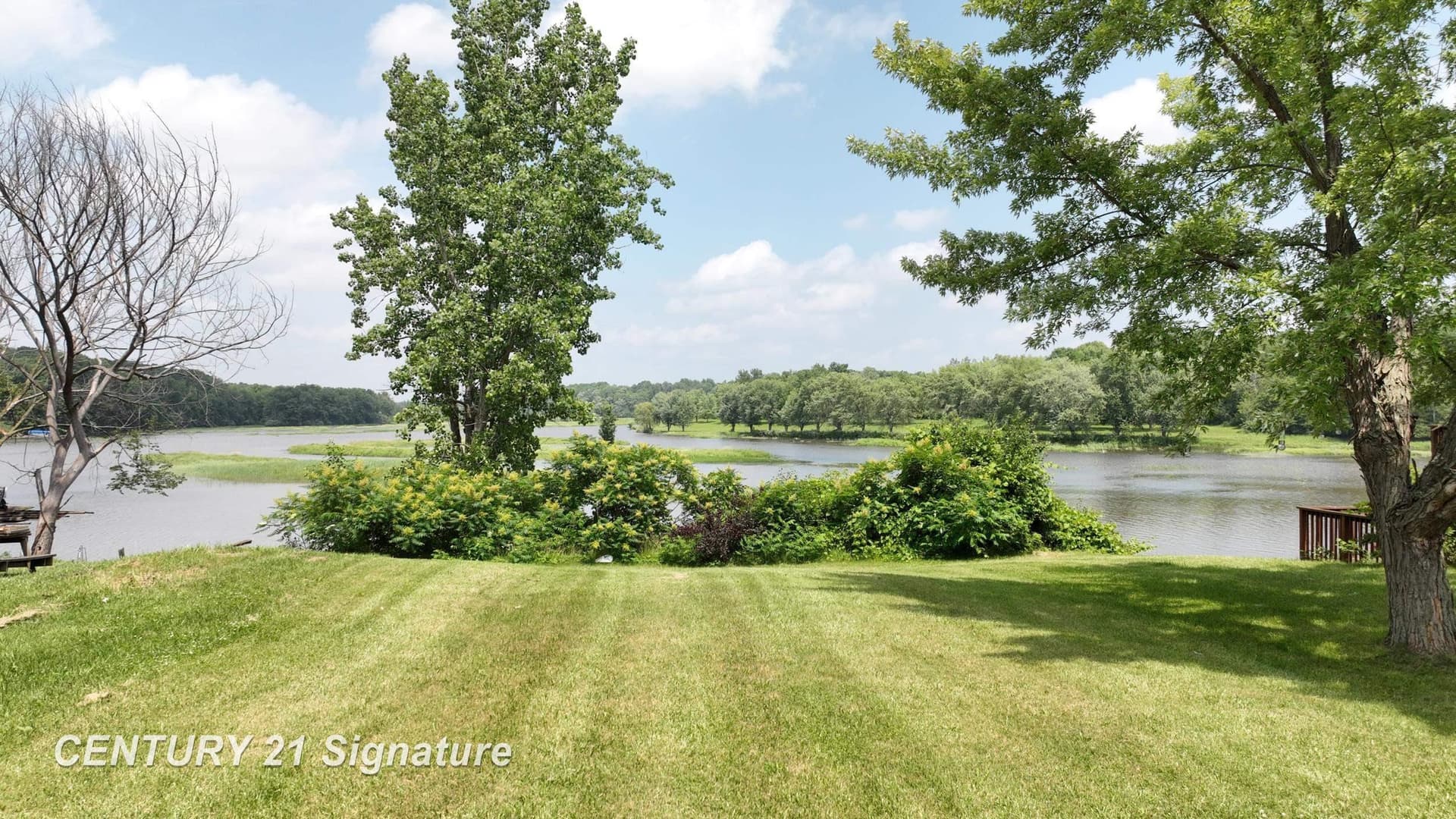 5848 N Lake Drive Drive, Sanford, MI 48657