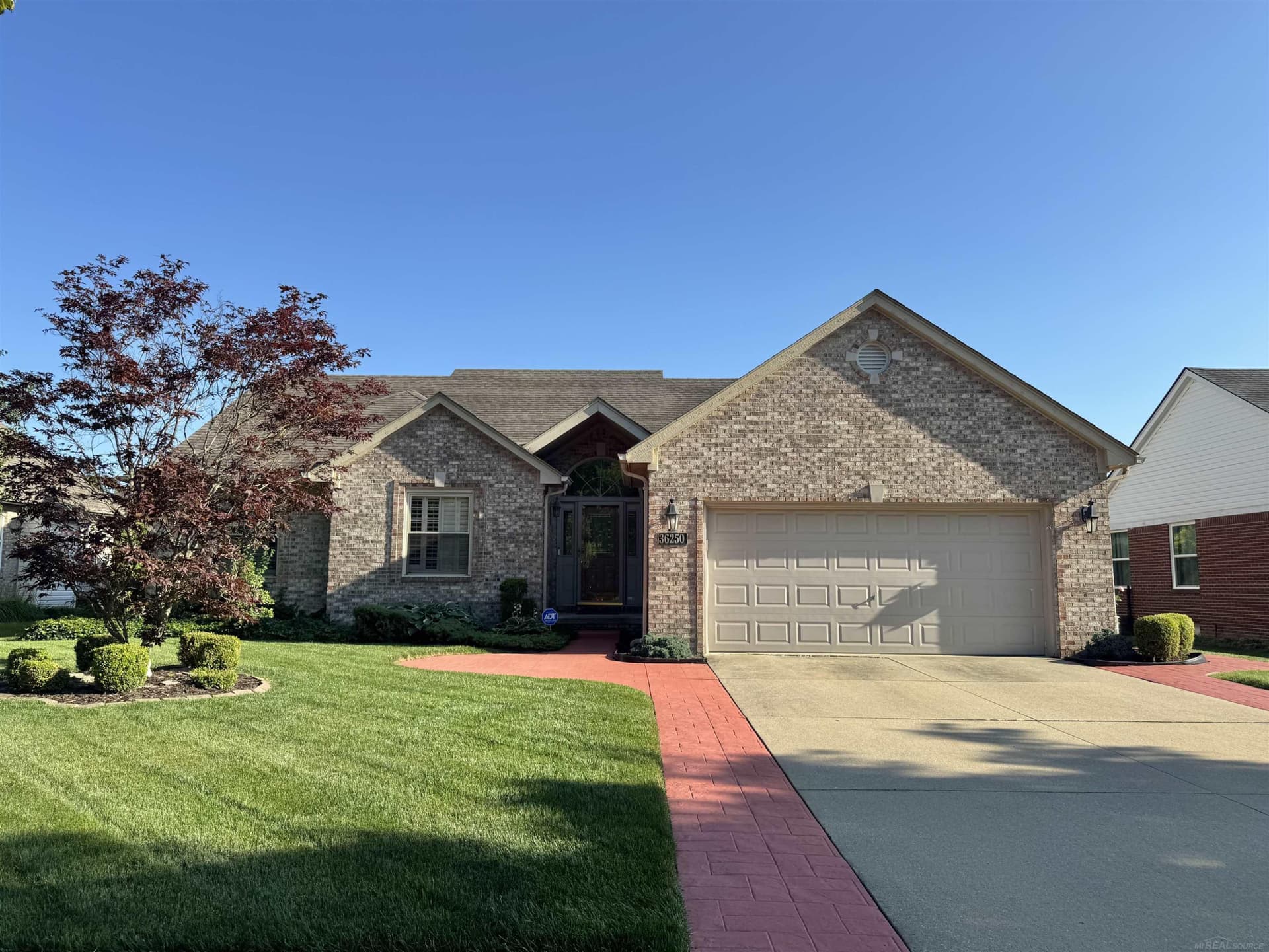 36250 Saint Clair Drive, New Baltimore, MI 48047