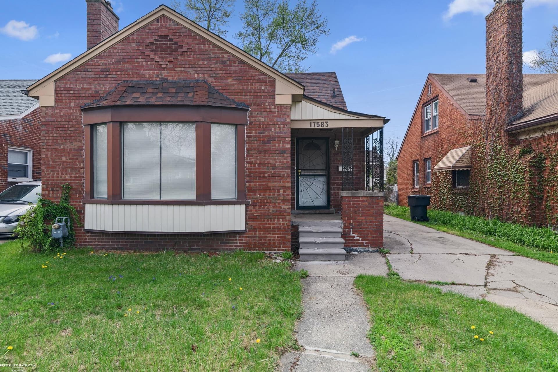 17583 Huntington Road, Detroit, MI 48219