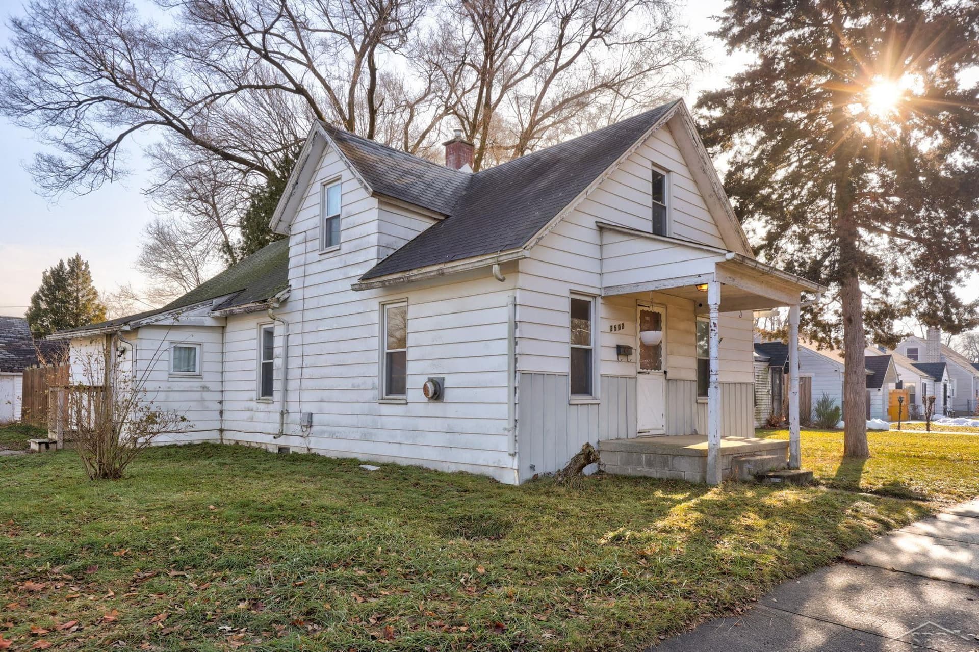 2502 Robinwood Avenue, Saginaw, MI 48601