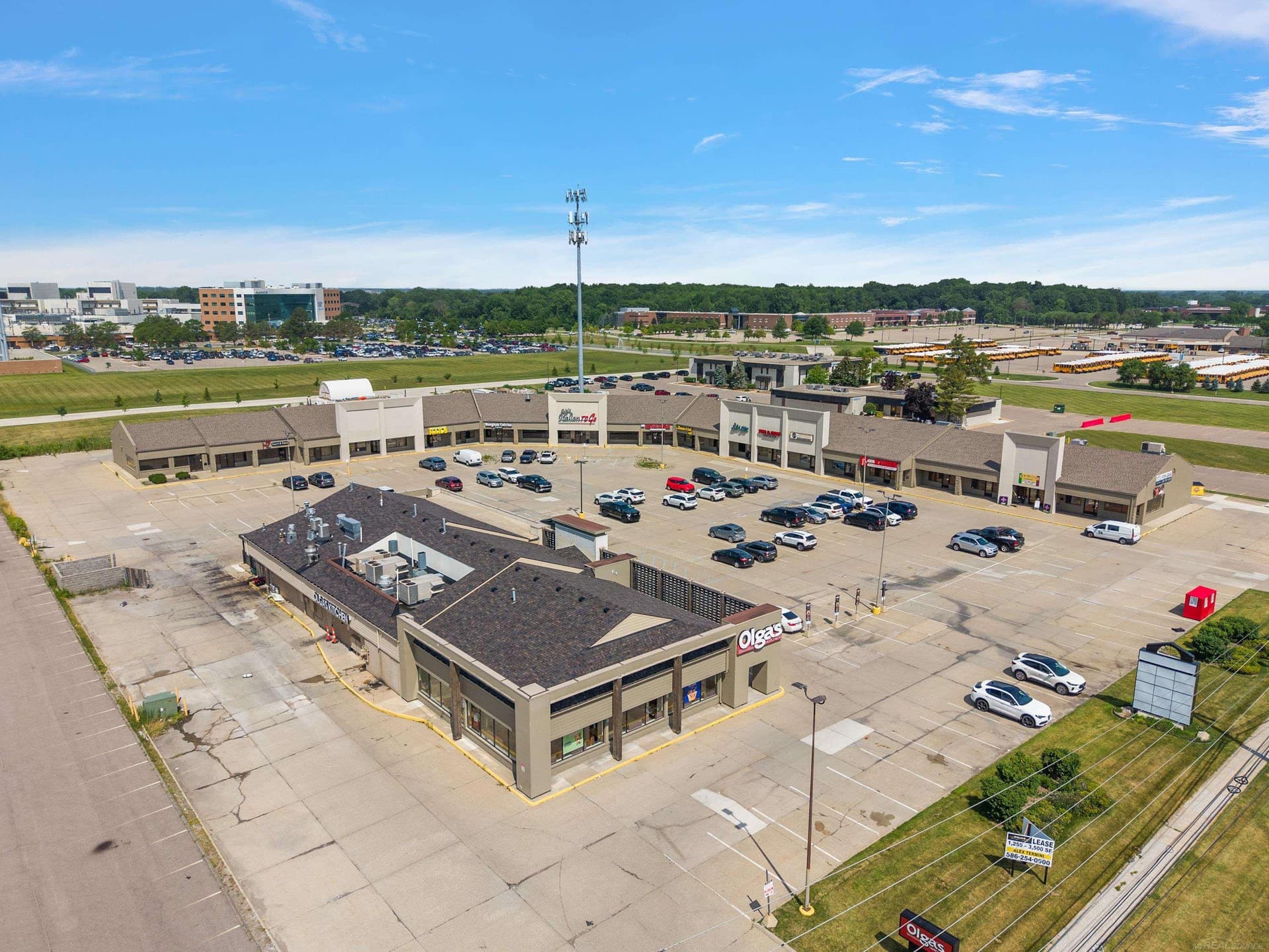 43201-43301 Garfield Road, Clinton Twp, MI 48038