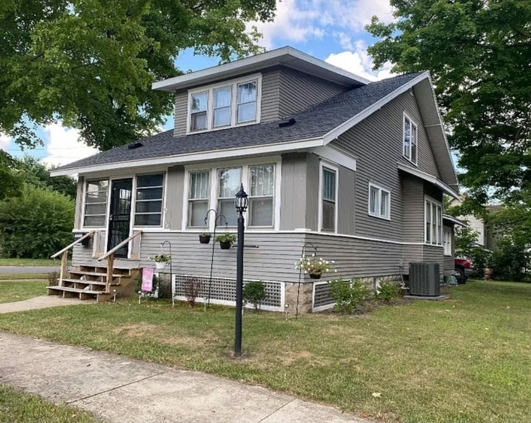 902 7th Street, Three Rivers, MI 49093
