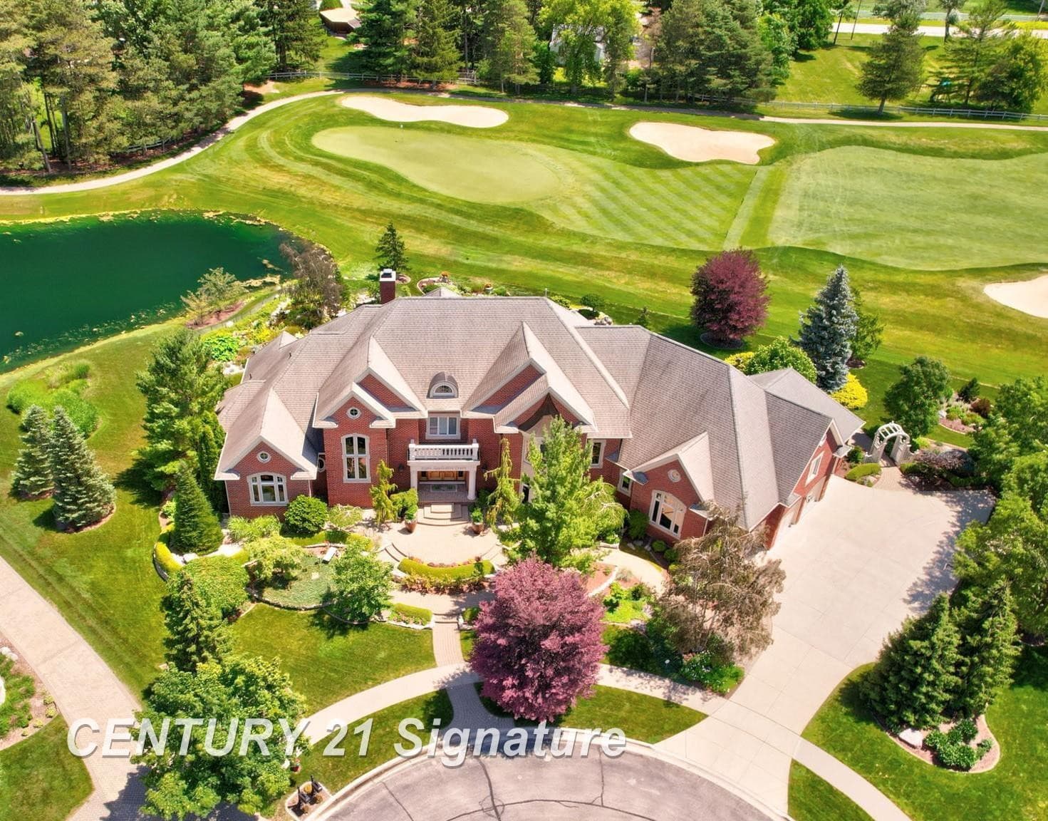 8 Appleshire Court, Freeland, MI 48623