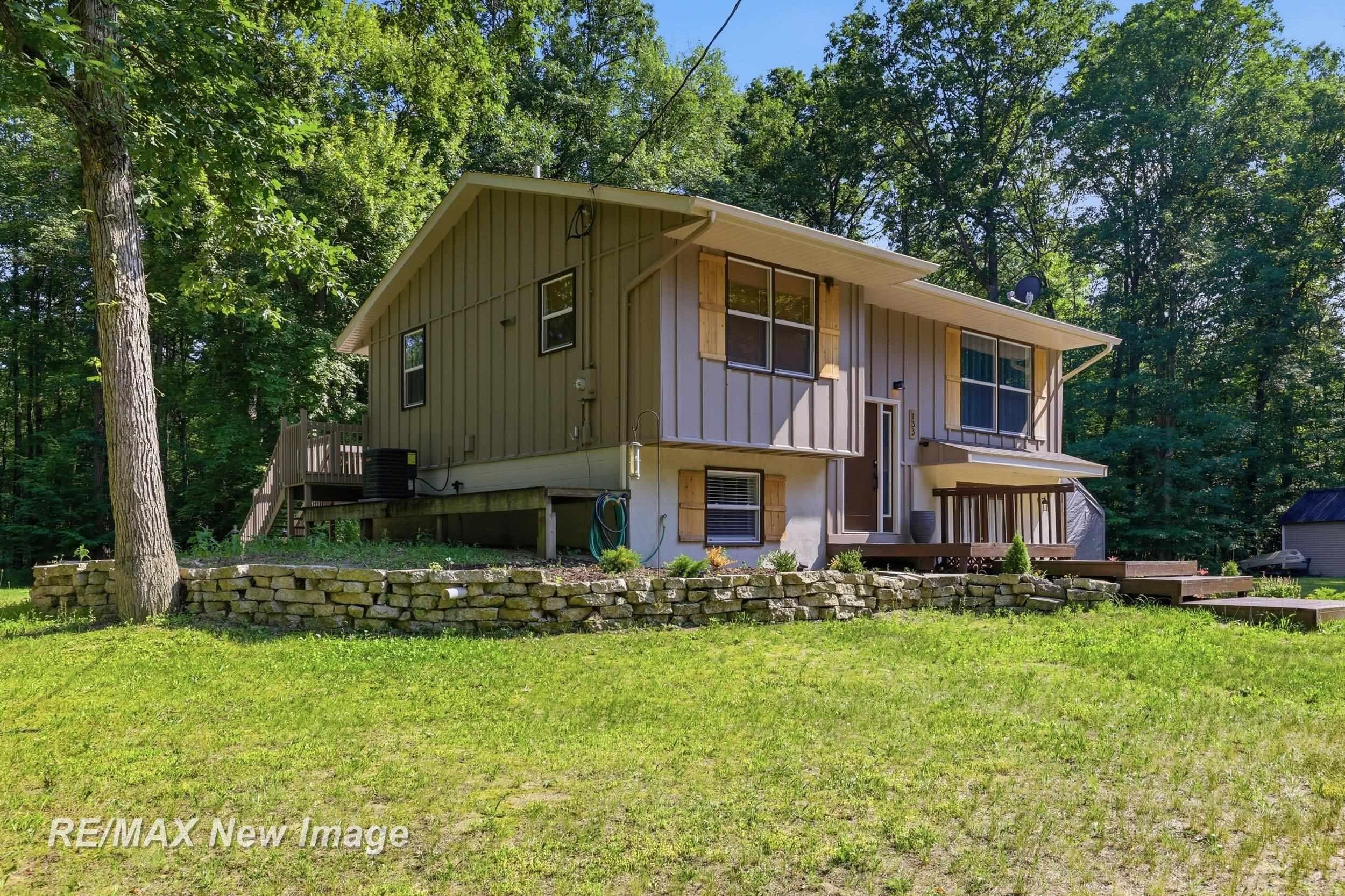 133 S Magruder Road, Shepherd, MI 48883