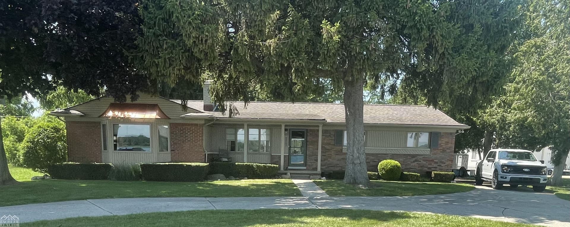 2567 St. Clair River Drive, Algonac, MI 48001