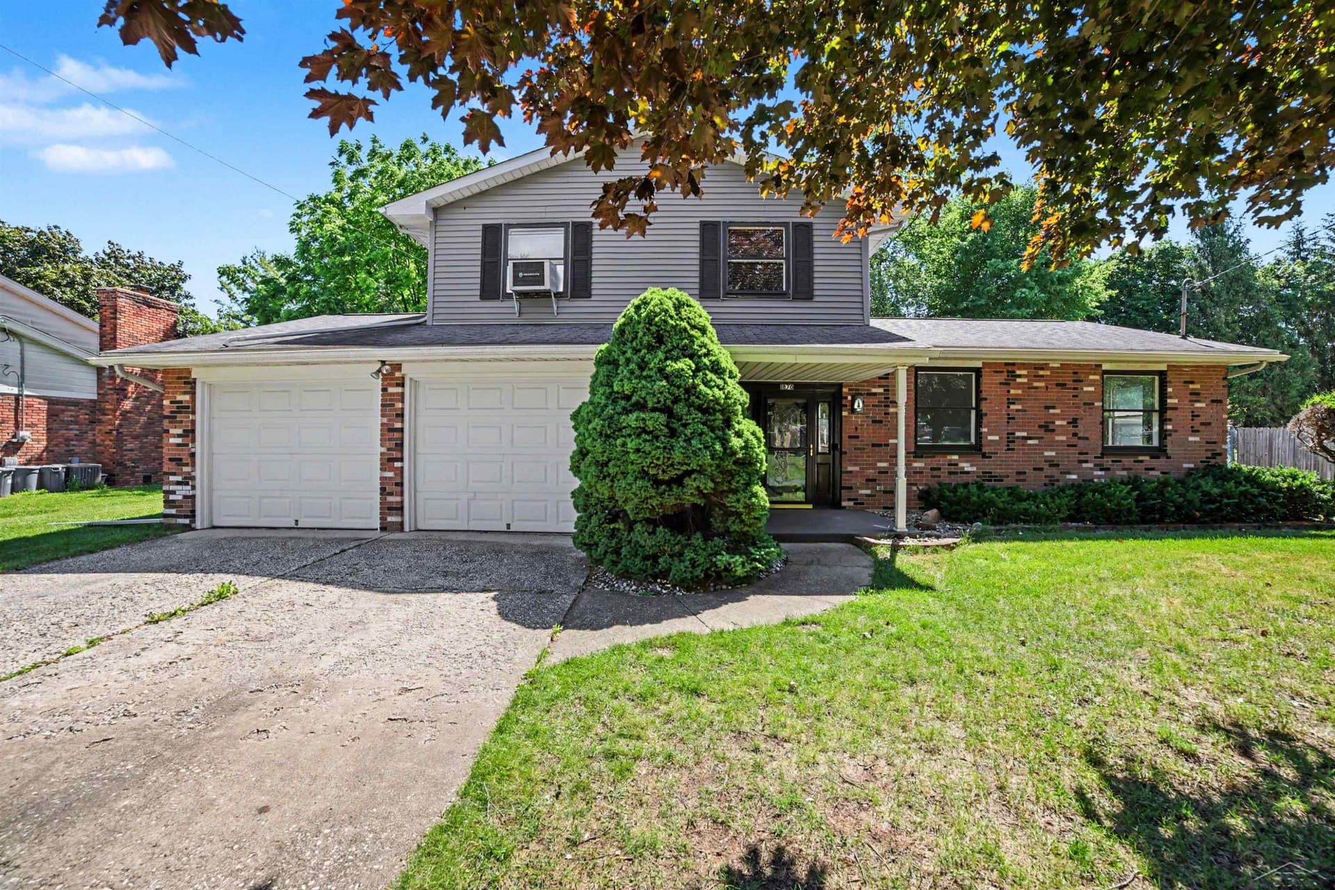 1870 W Packard Drive, Saginaw, MI 48638