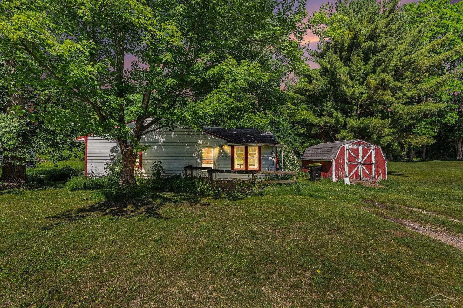 15 Welch Drive, Midland, MI 48640