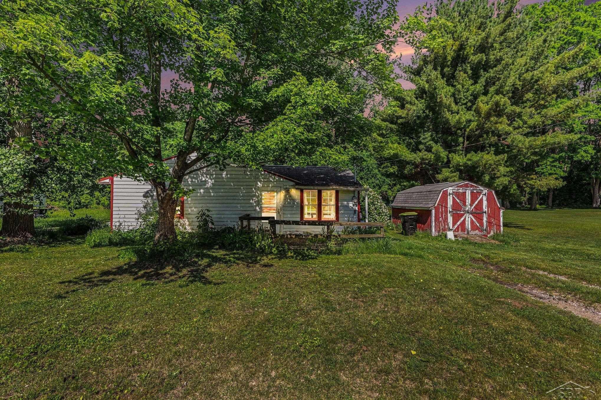 15 Welch Drive, Midland, MI 48640