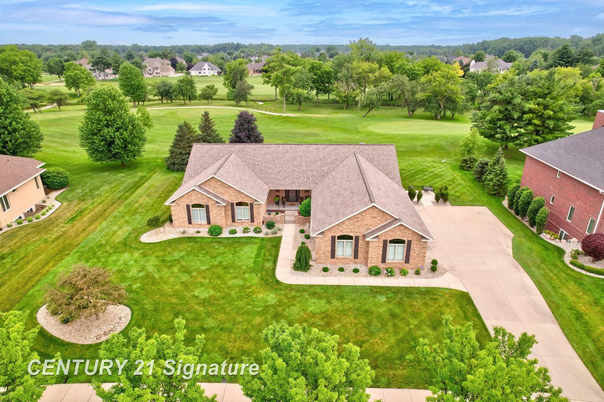 77 Sawmill Creek Trail, Saginaw, MI 48603