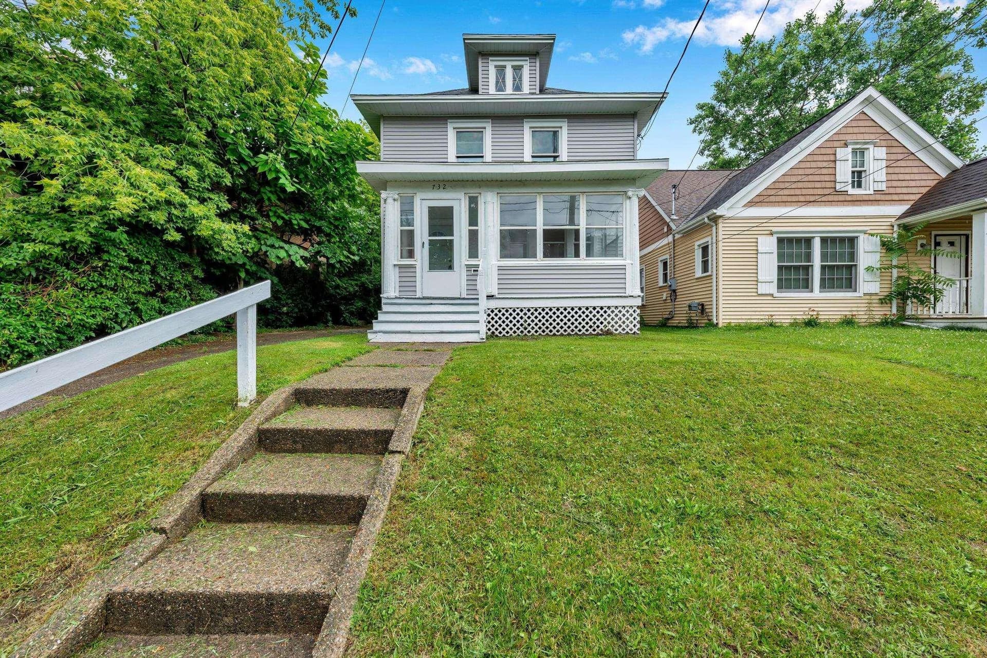 732 Chicago Avenue, Lansing, MI 48915