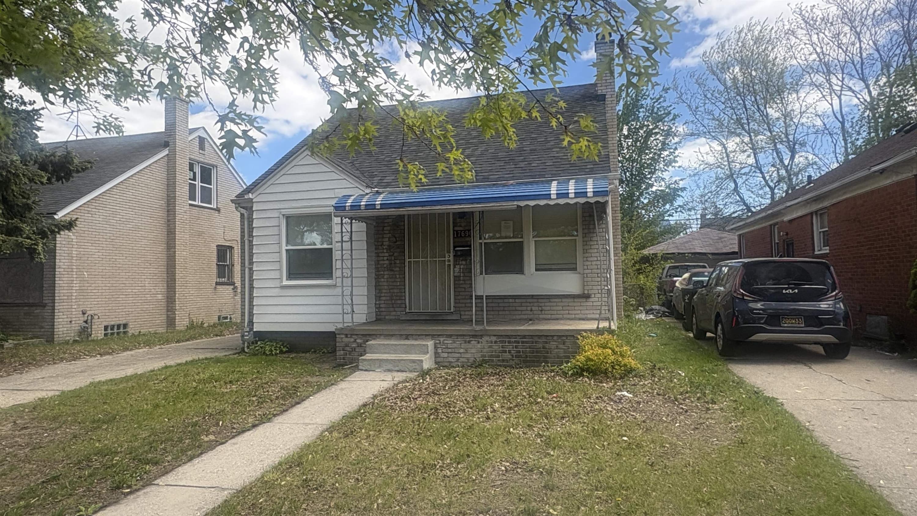 17690 Hoover Street, Detroit, MI 48205