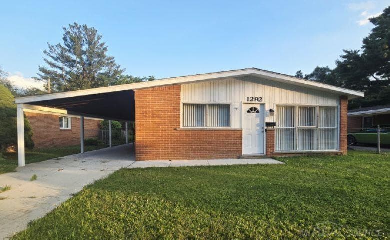 1292 Moulin Avenue, Madison Heights, MI 48071