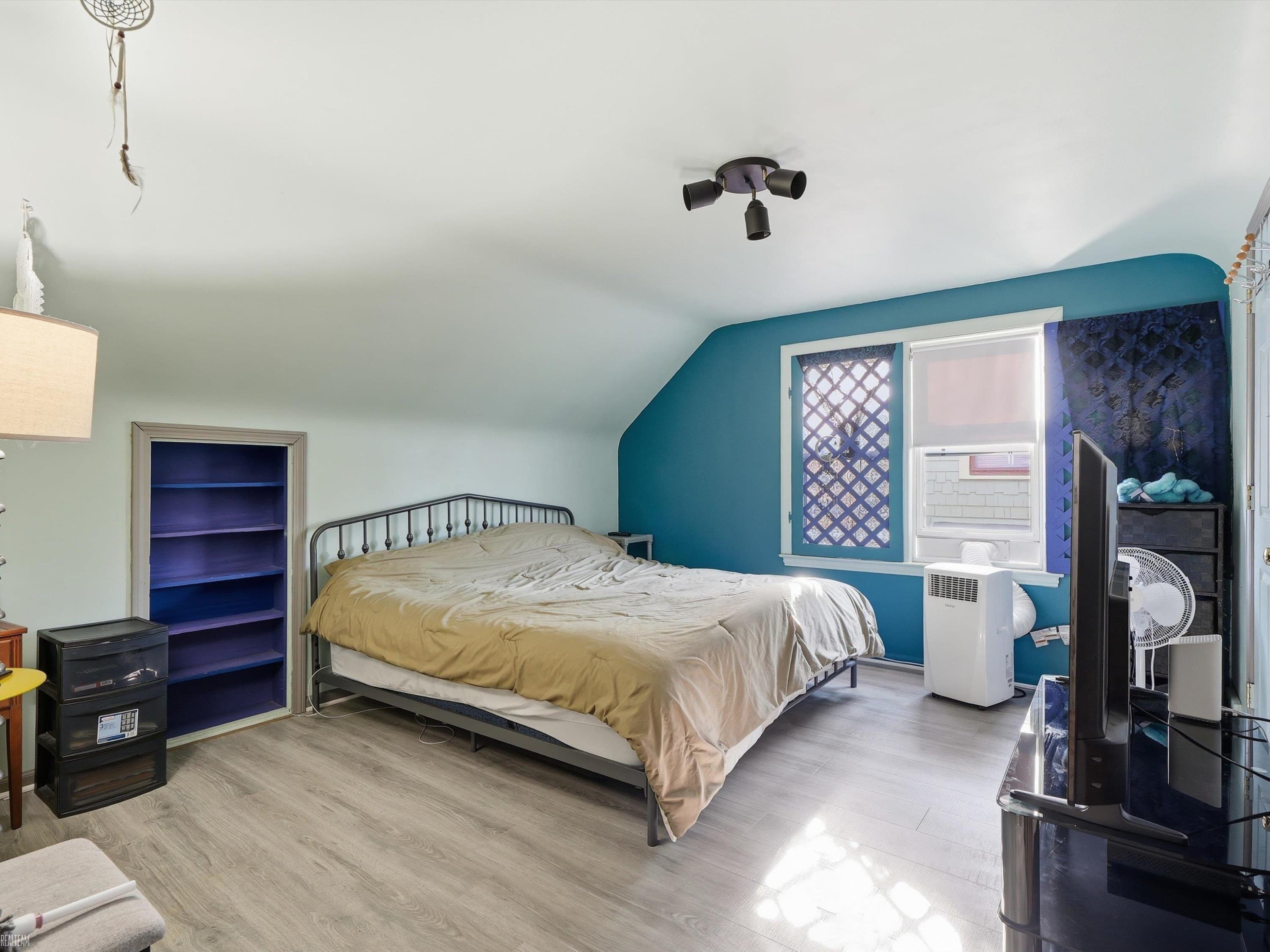 Photo 6