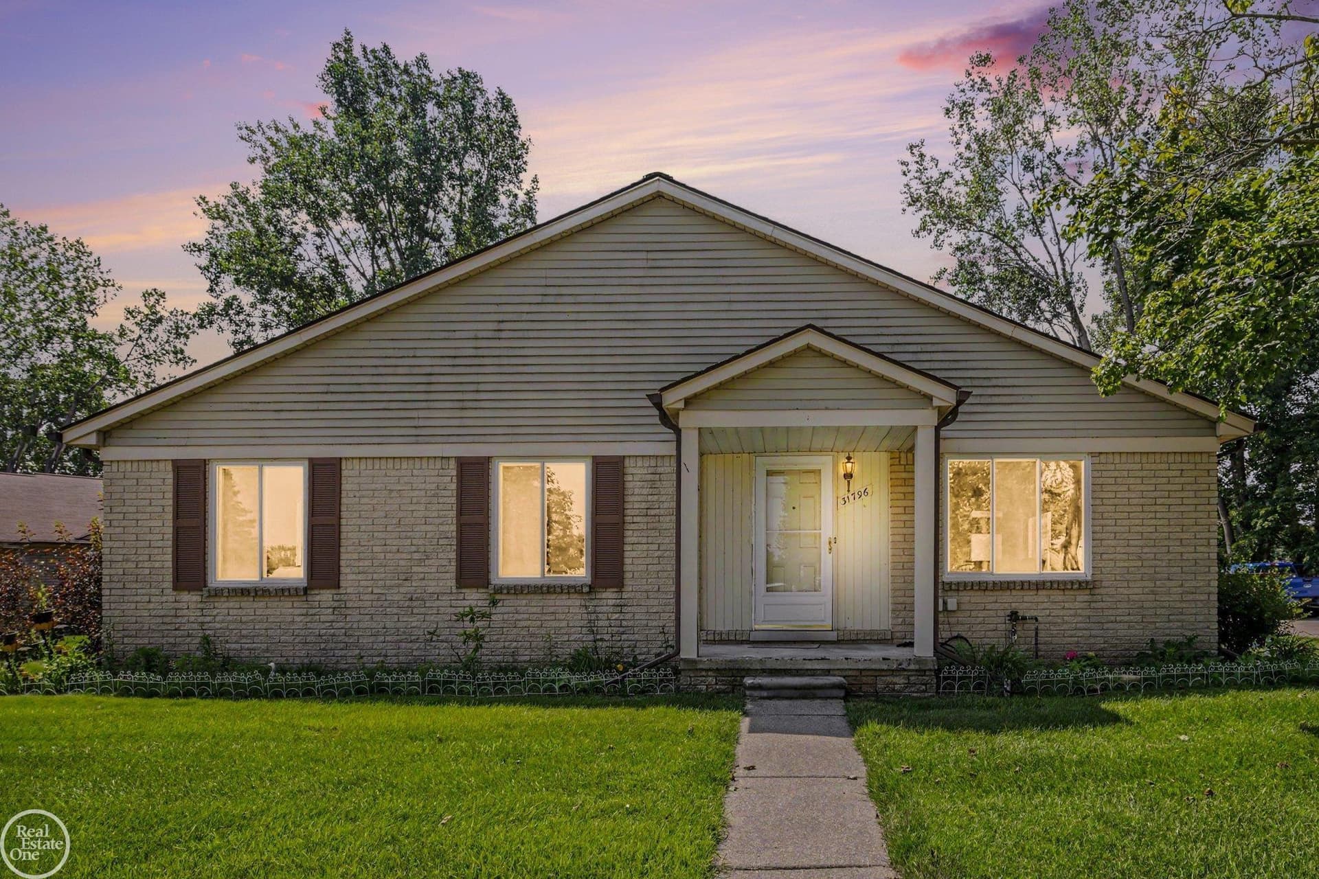 31796 Breezeway, 25, New Baltimore, MI 48047