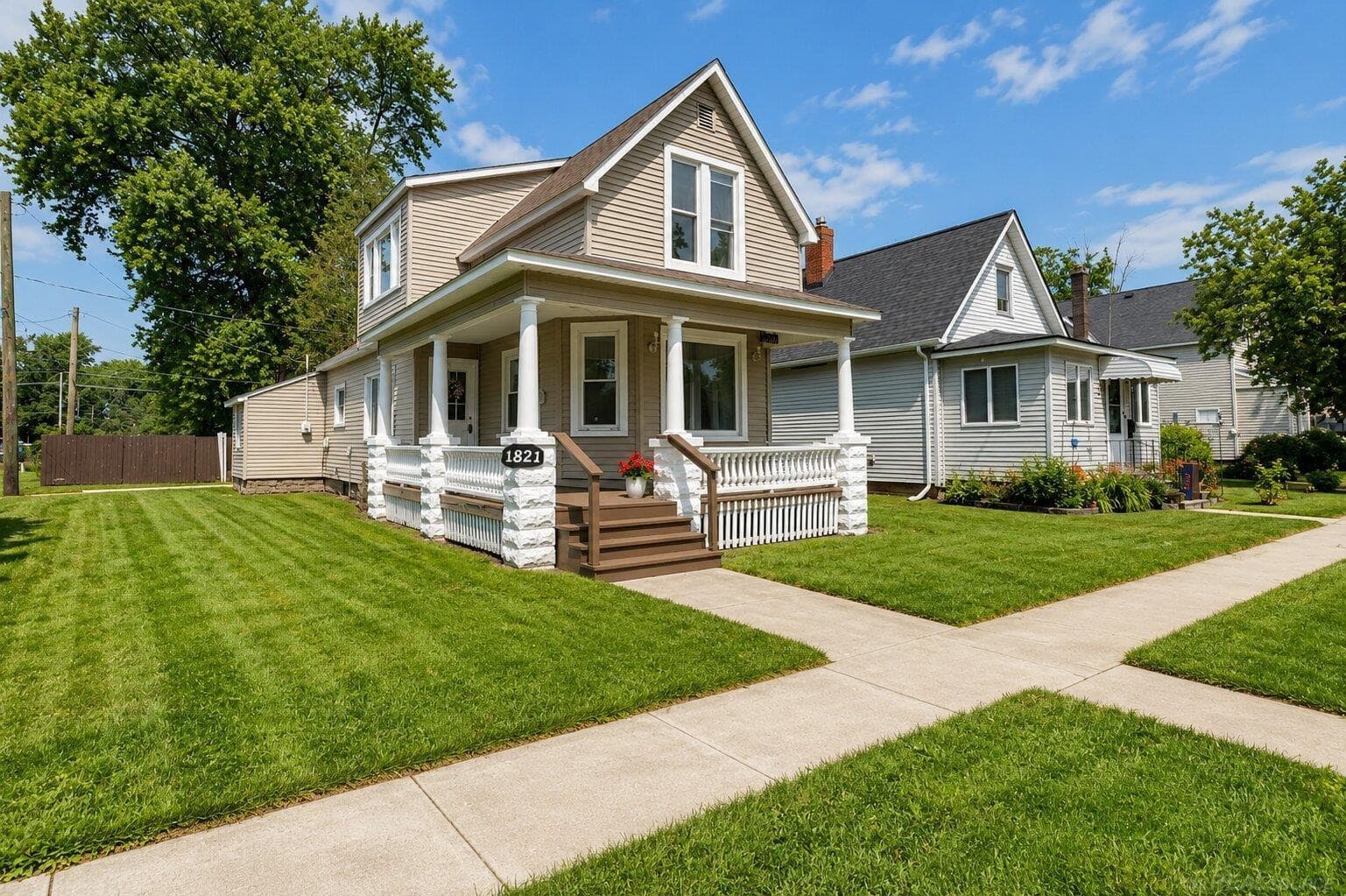1821 11TH Avenue, Port Huron, MI 48060