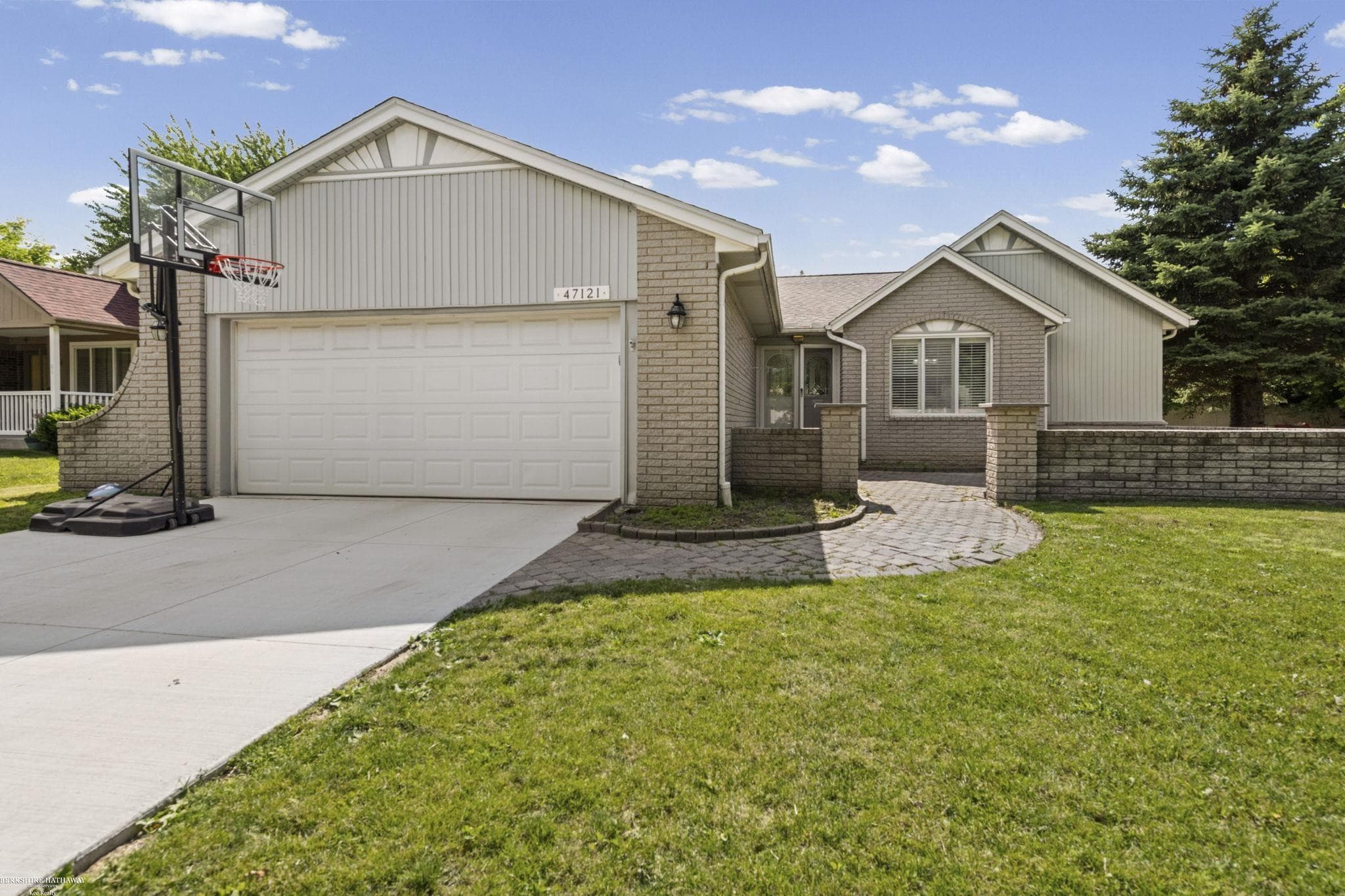 47121 Barbara Road, Macomb, MI 48044