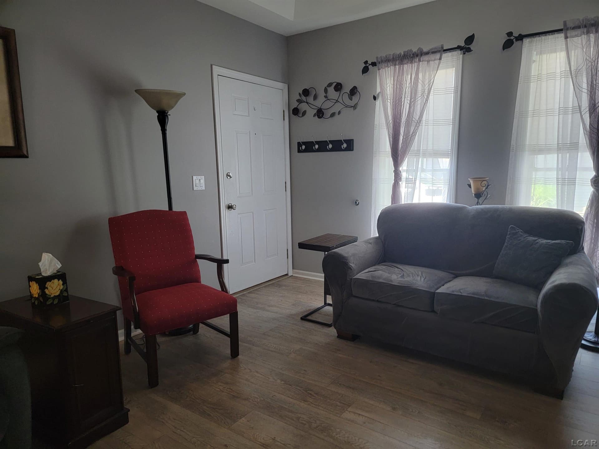 Photo 3