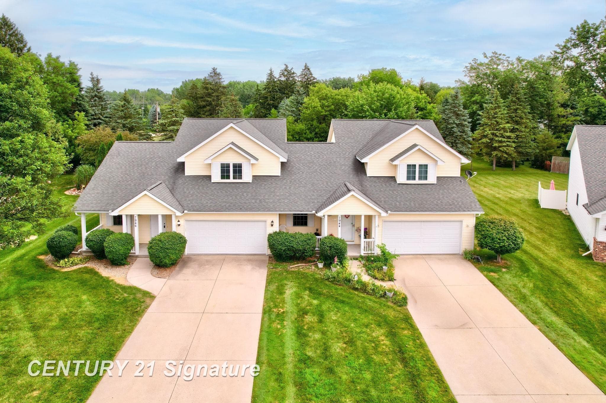 7944-7946 Rivercrest Court, Freeland, MI 48623