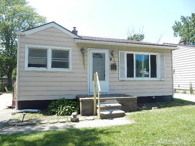 22485 Hillock Avenue, Warren, MI 48089