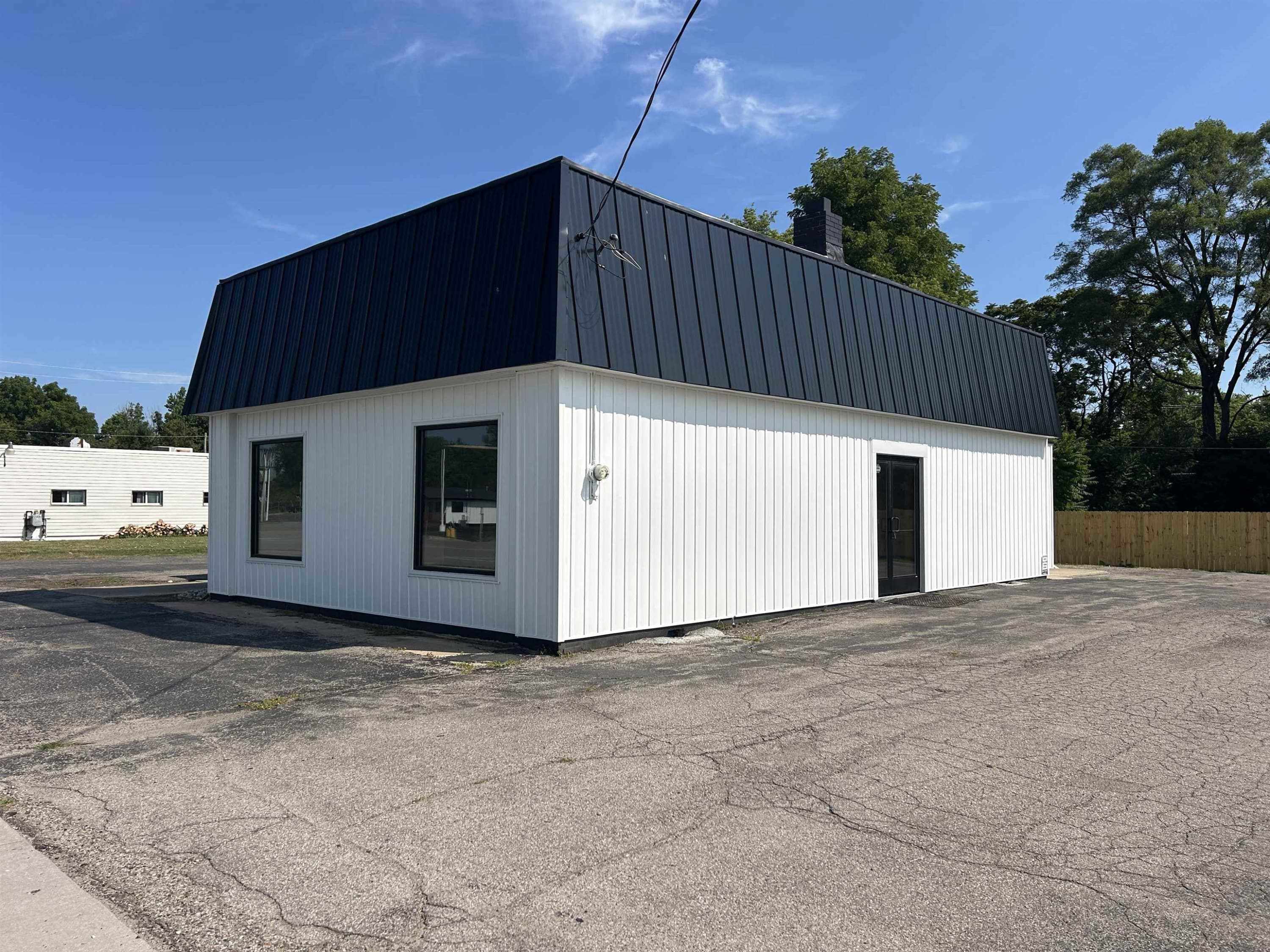 5143 S Saginaw Street, Grand Blanc, MI 48507